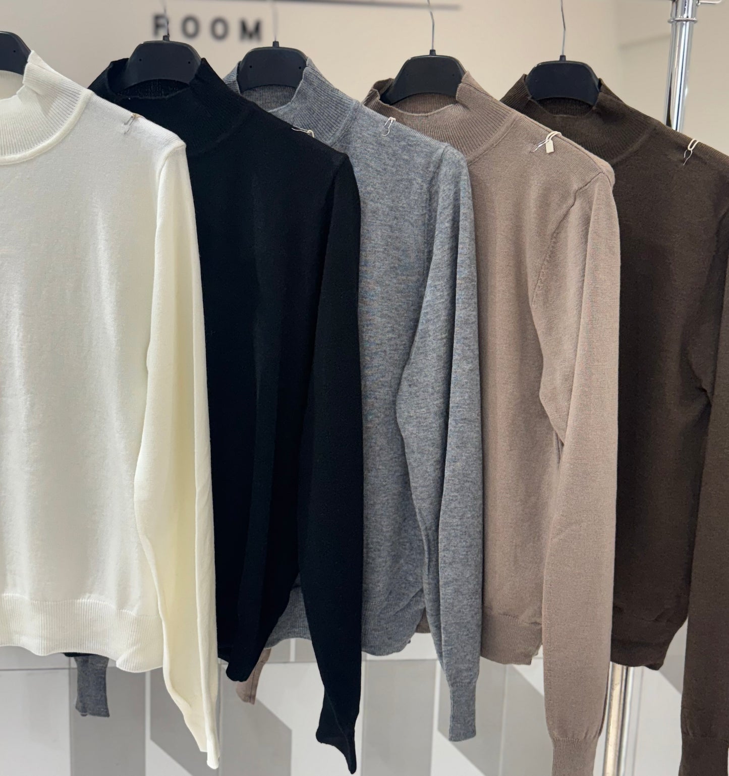 Megztukas aukštesniu kaklu M462)