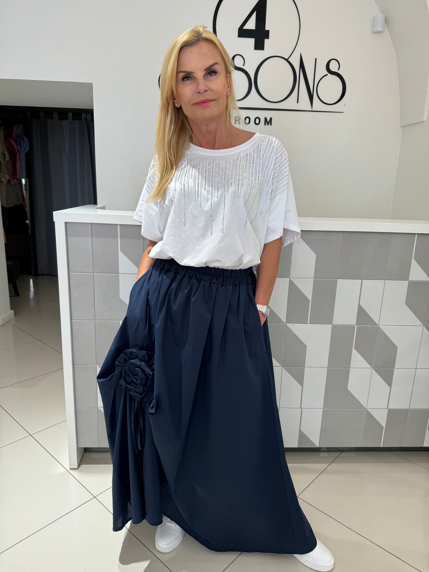 Sijonas (S16)