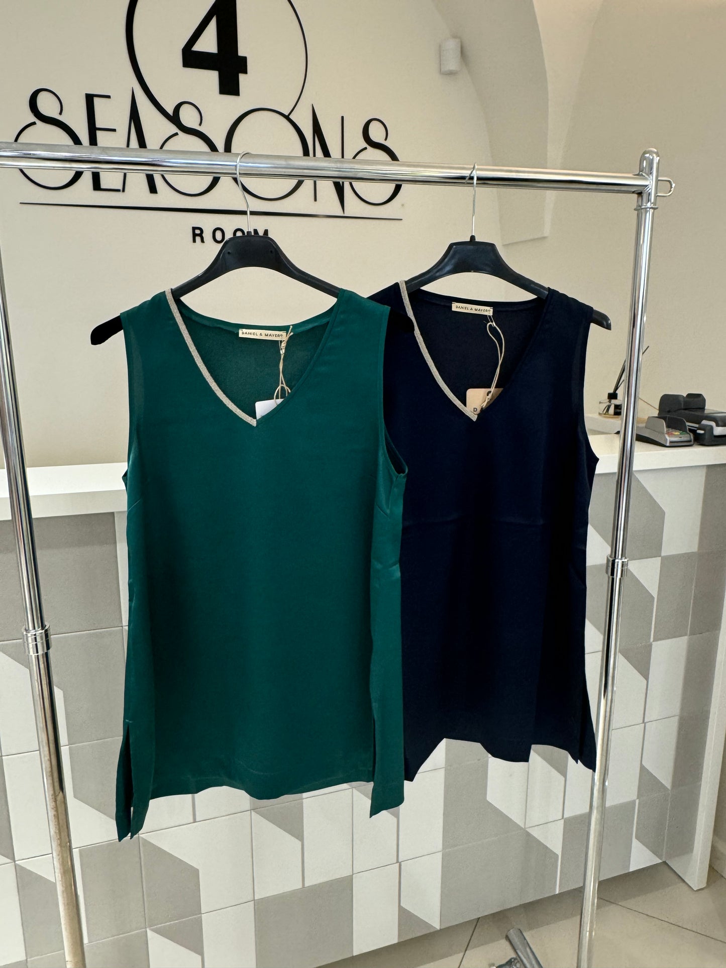 Palaidinė su grandinėle (P64)