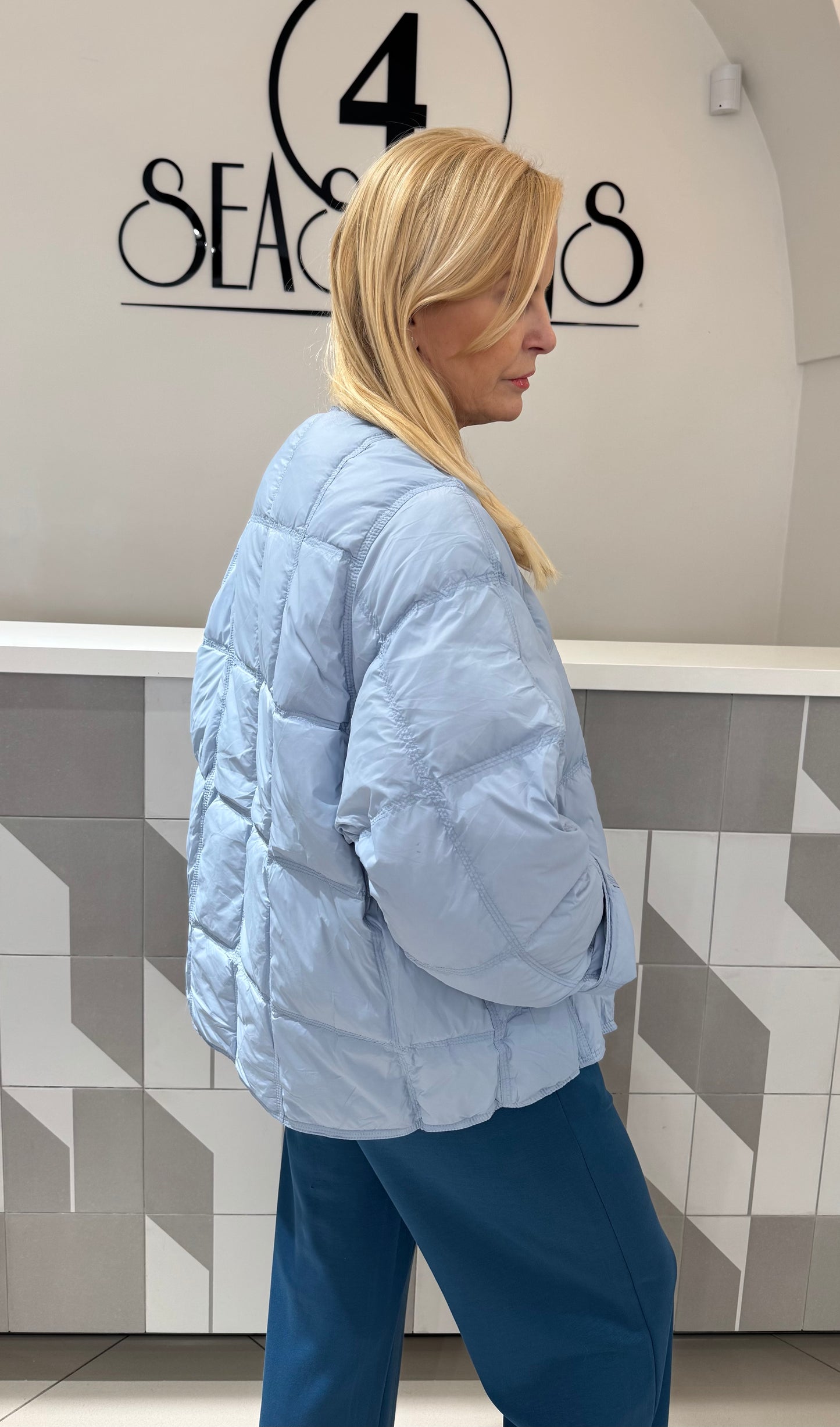 Trumpa striukė (B114)
