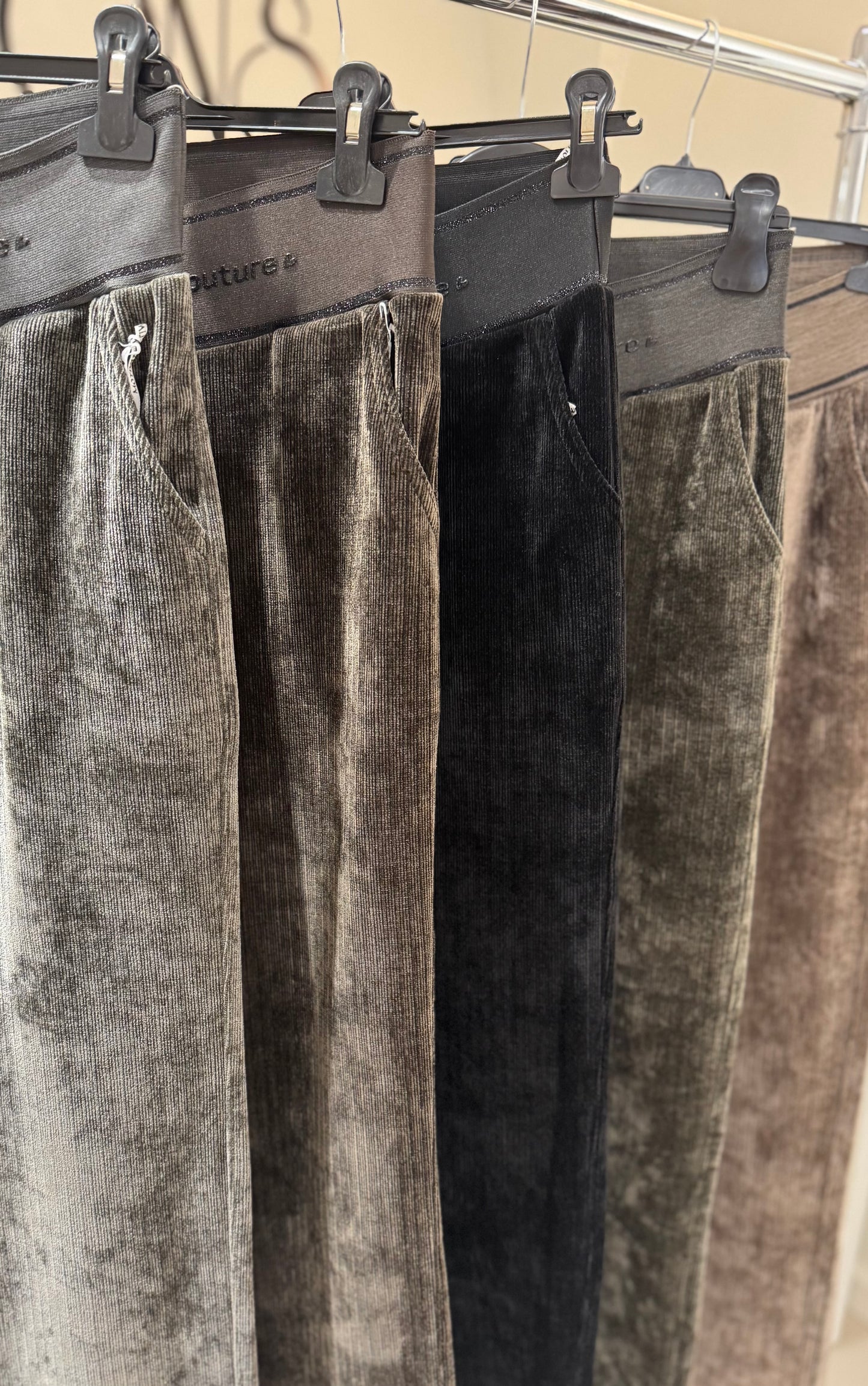 Kelnės veliūrinio audinio (K547)