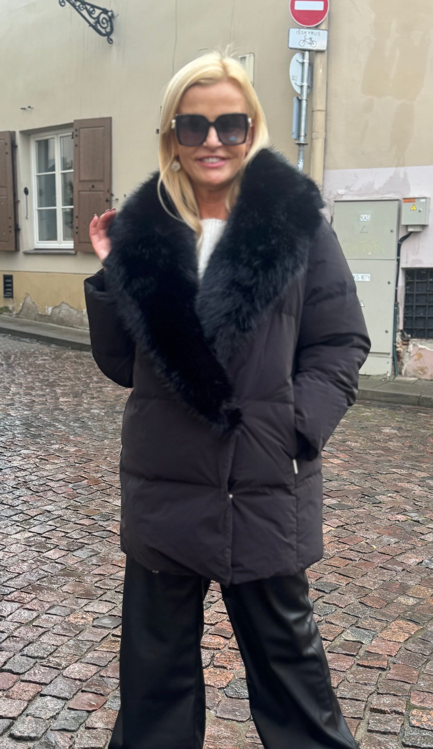 Freedomday striukė su kailine apykakle (B168)