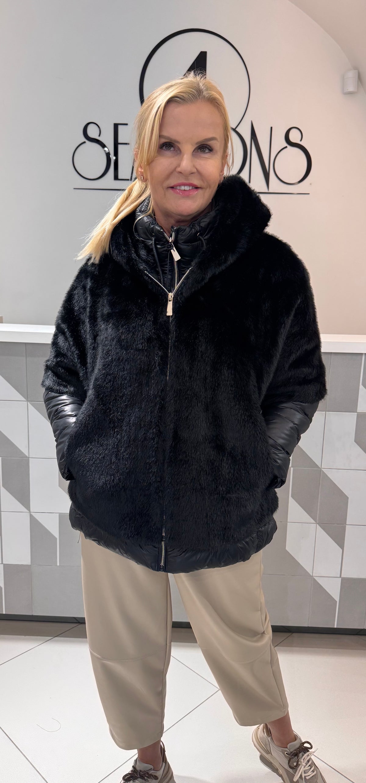 Striukė su kailine liemene (Kp41)