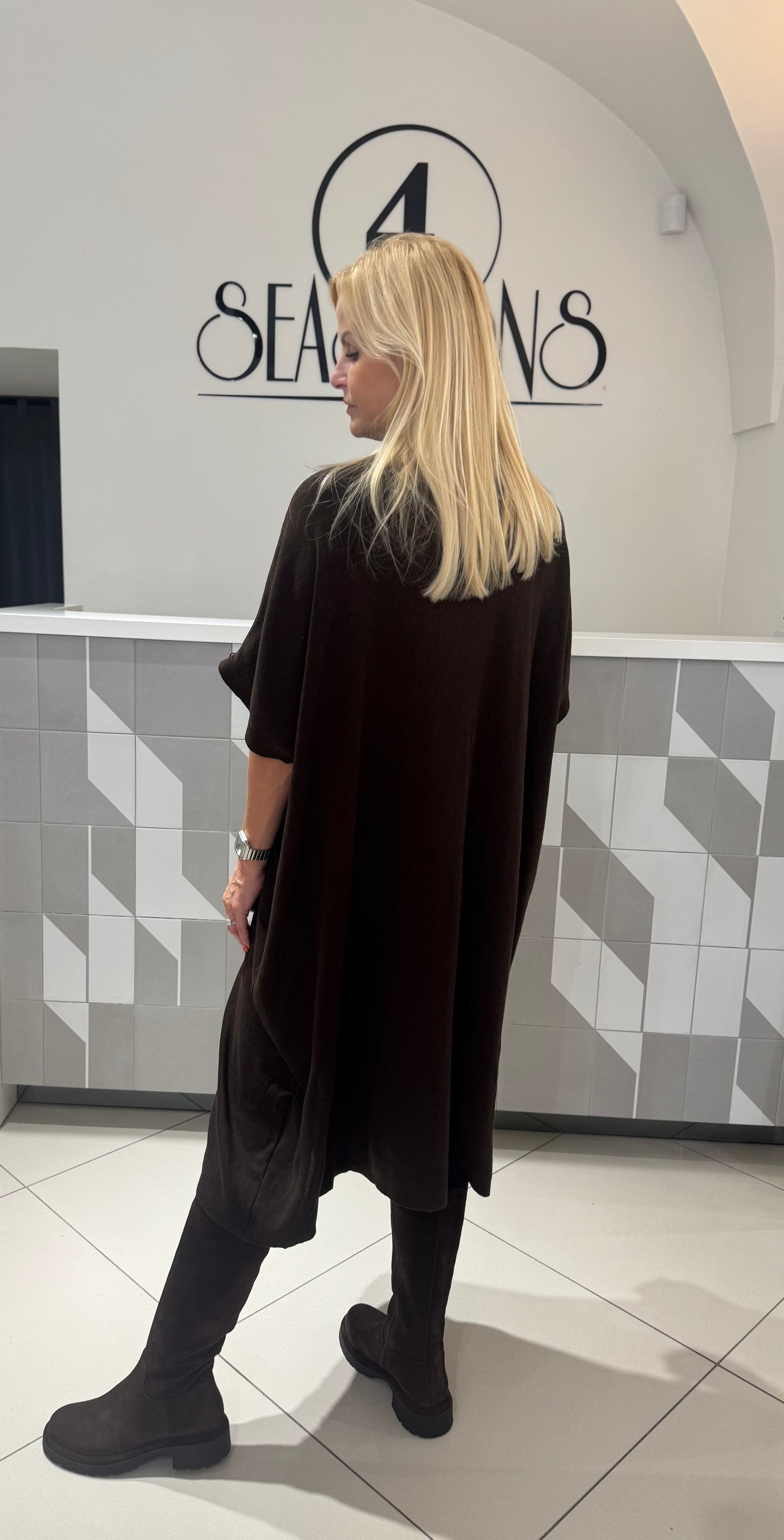 Trikotažinė suknelė didesniam dydžiui (s126)