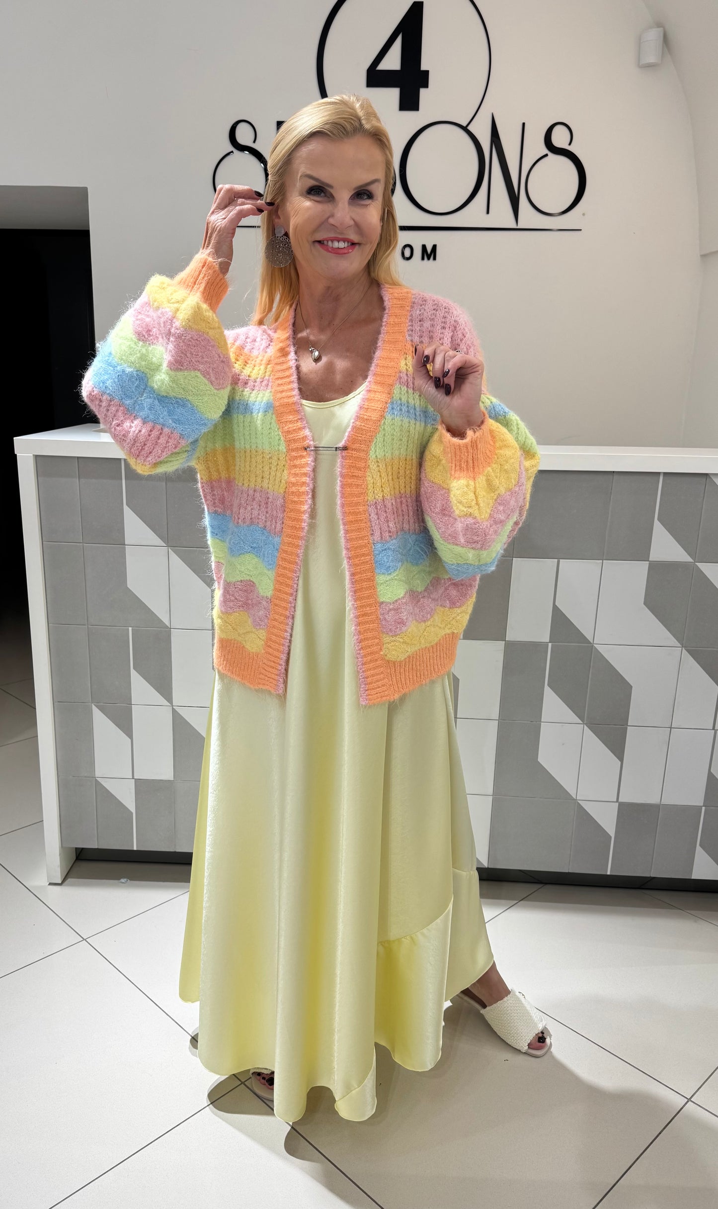 Spalvingas kardiganas (m521)