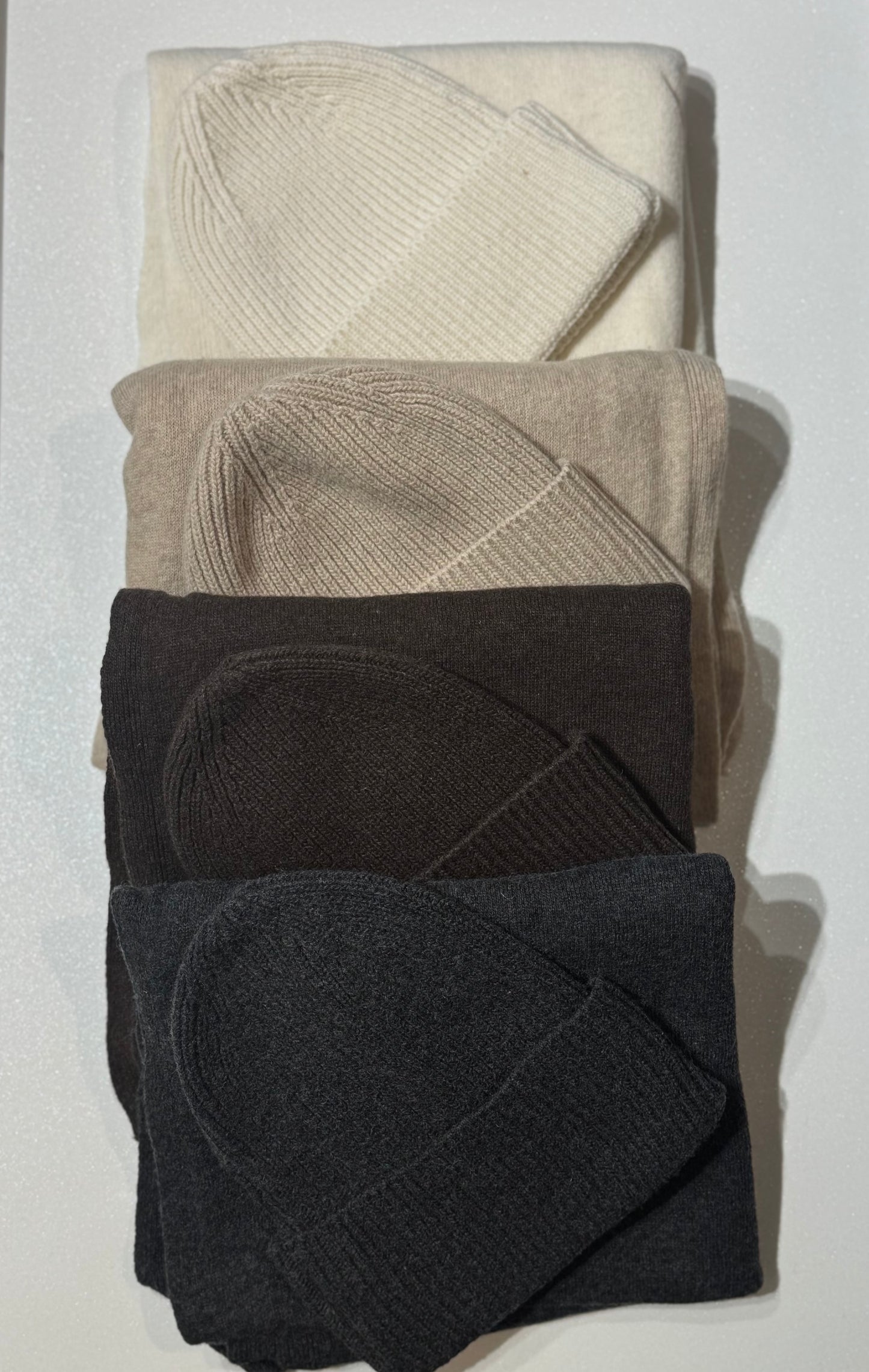 Kepurės ir šaliko komplektukas su kašmyro vilna (D85)