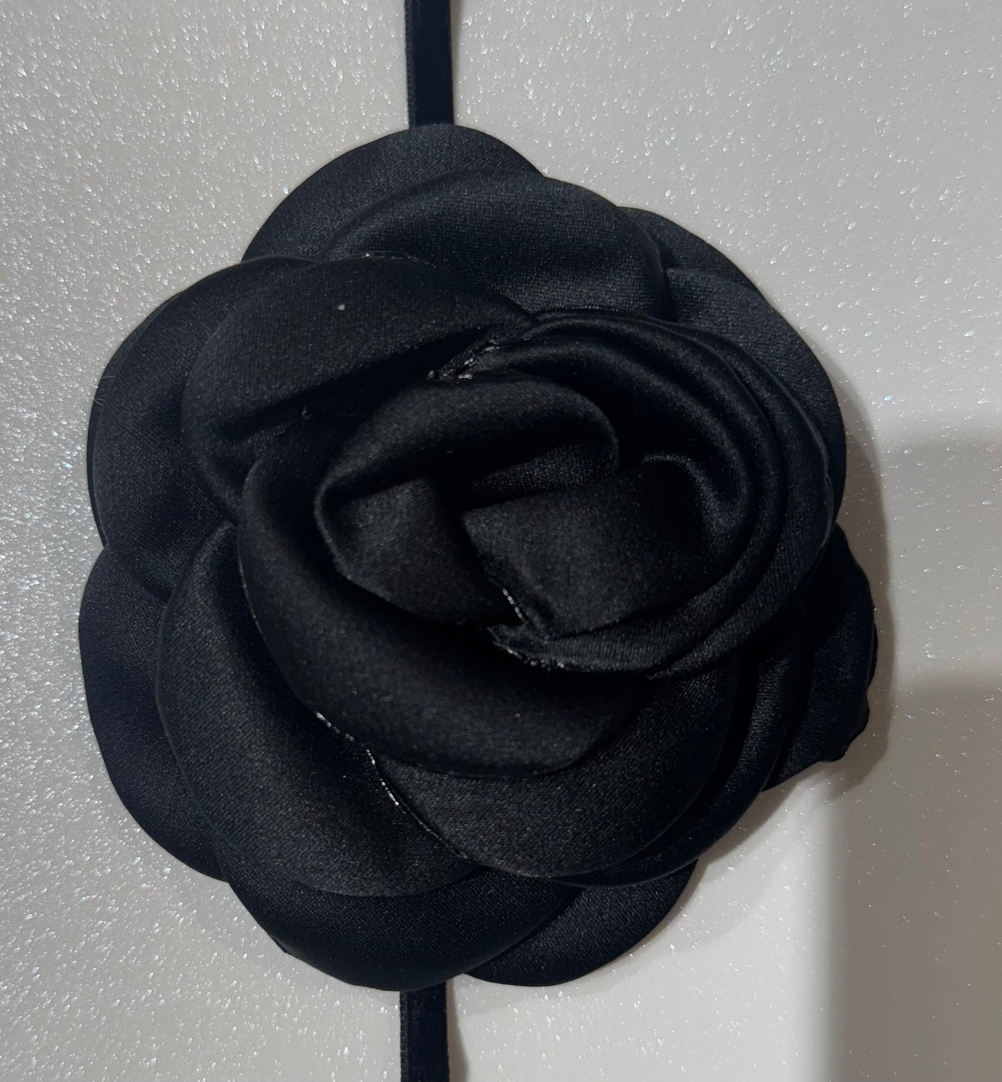 Kaklo papuošalas gėle (G2)