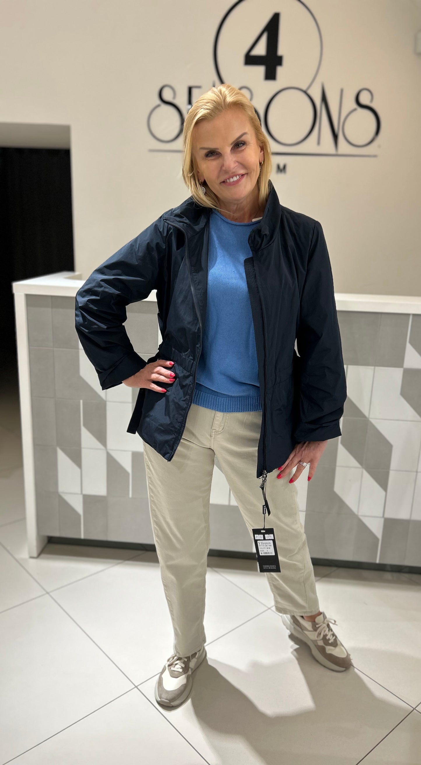 Trumpas lietpaltis su pamušalu (B232)