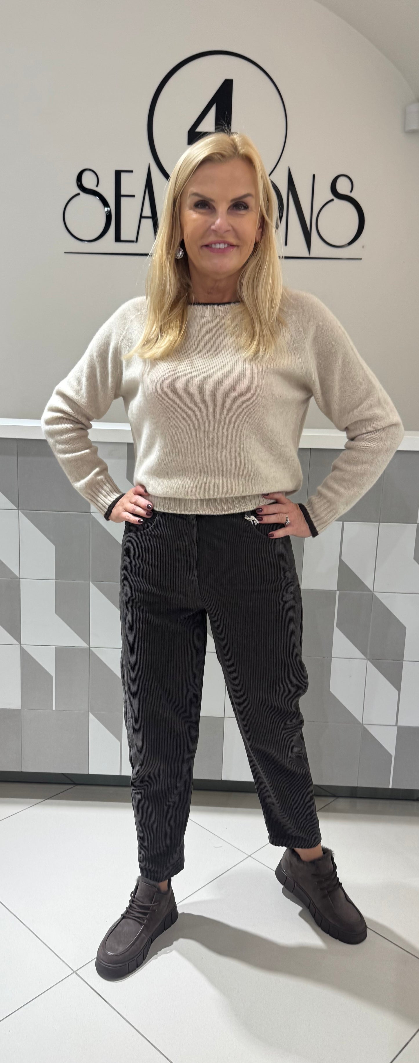 S dydžio velvetinio audinio kelnės (modelis mažintas)(K528)