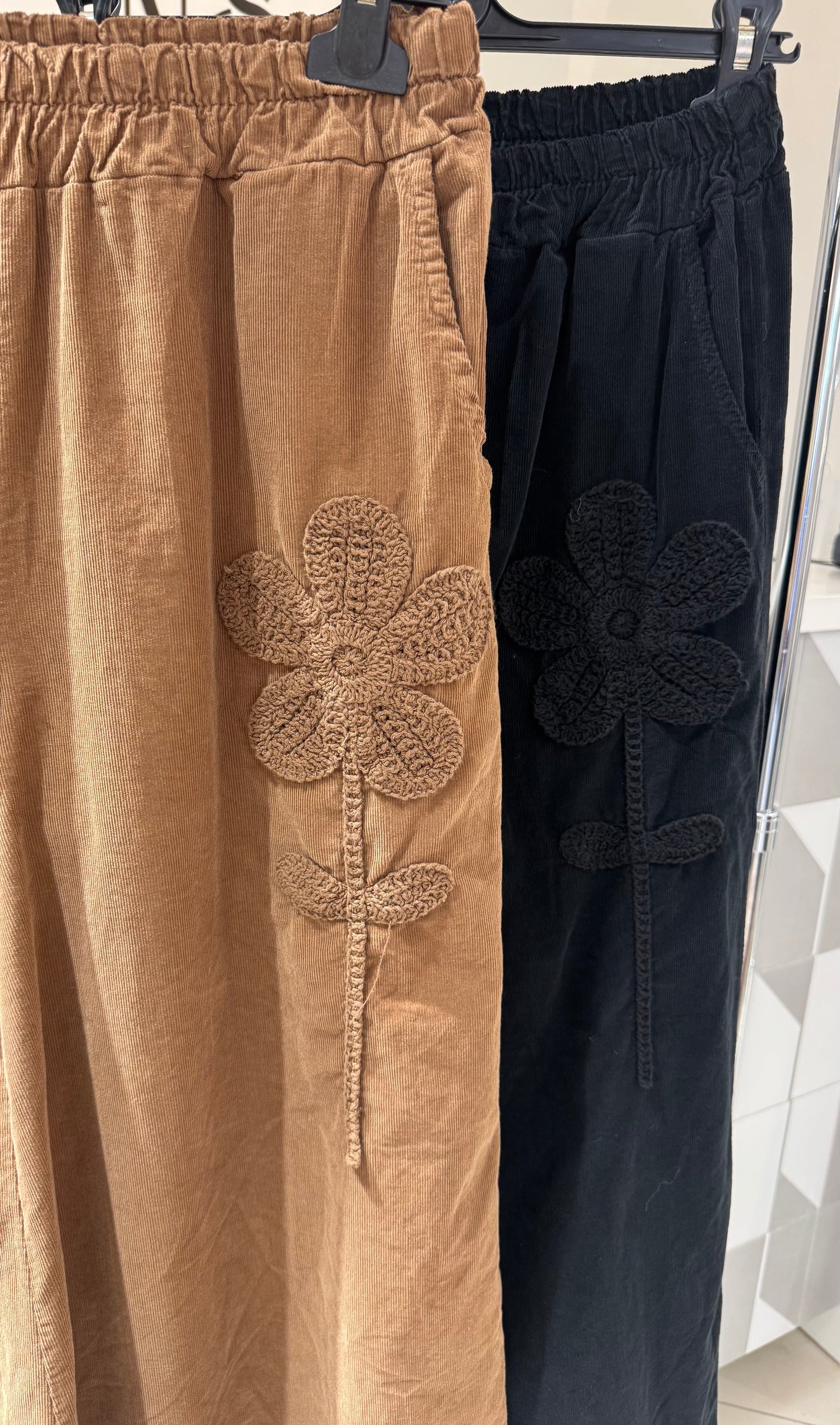 Plačios kelnės (K521)