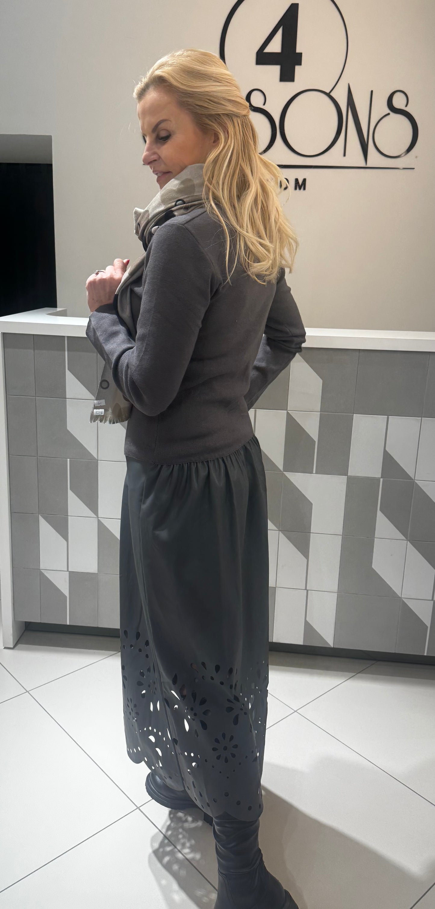 Suknelė su eko oda (S172)