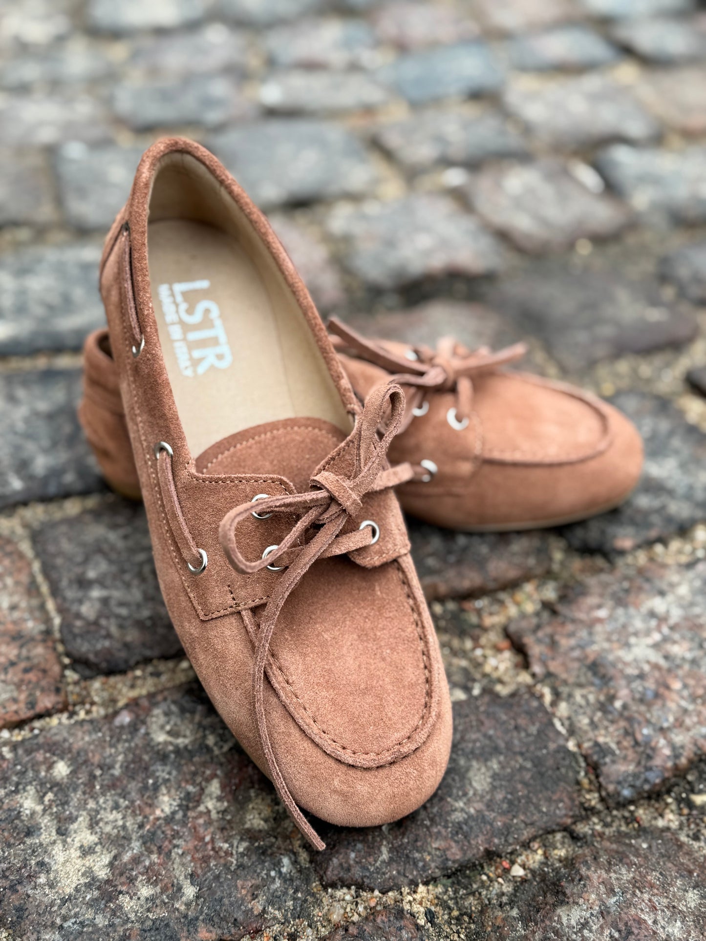 Skeltinės odos mokasinai