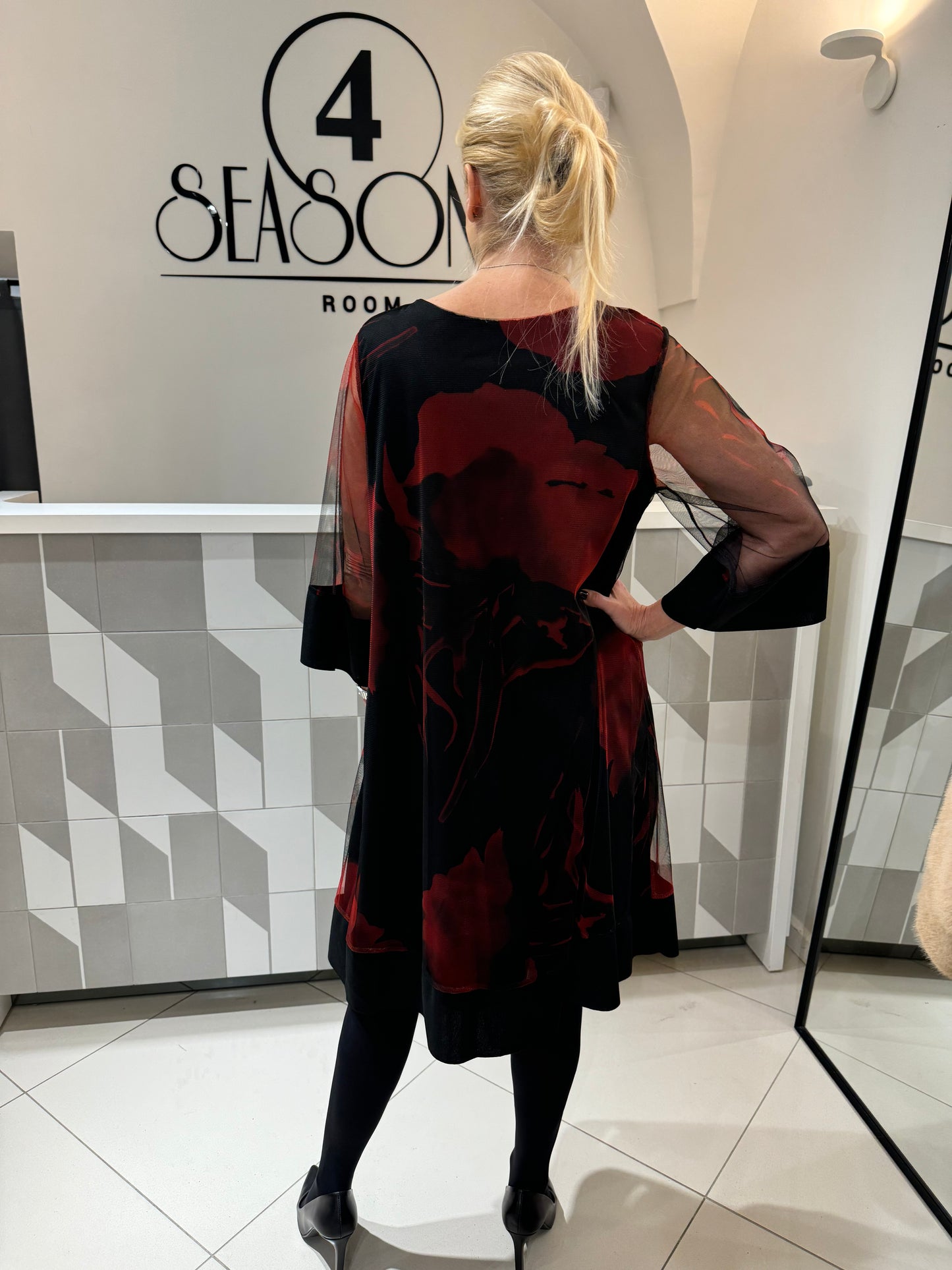 Suknelė trumpa (S341)