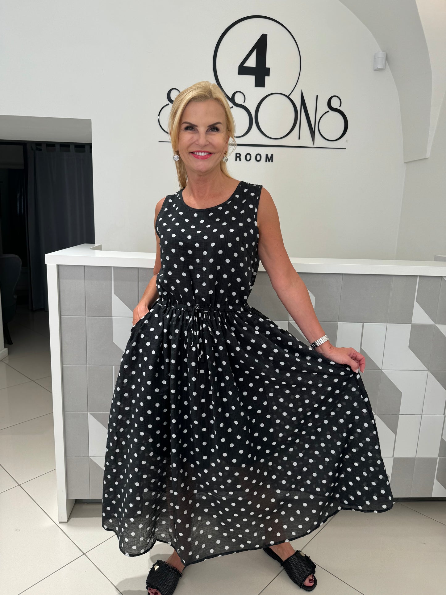 Suknelė su žirniukais S188