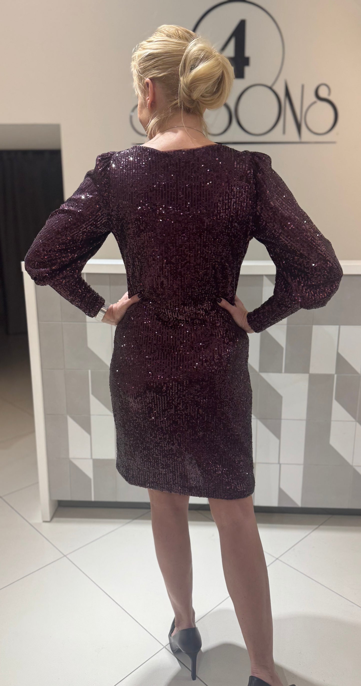 Suknelė su žėručiais (S167)