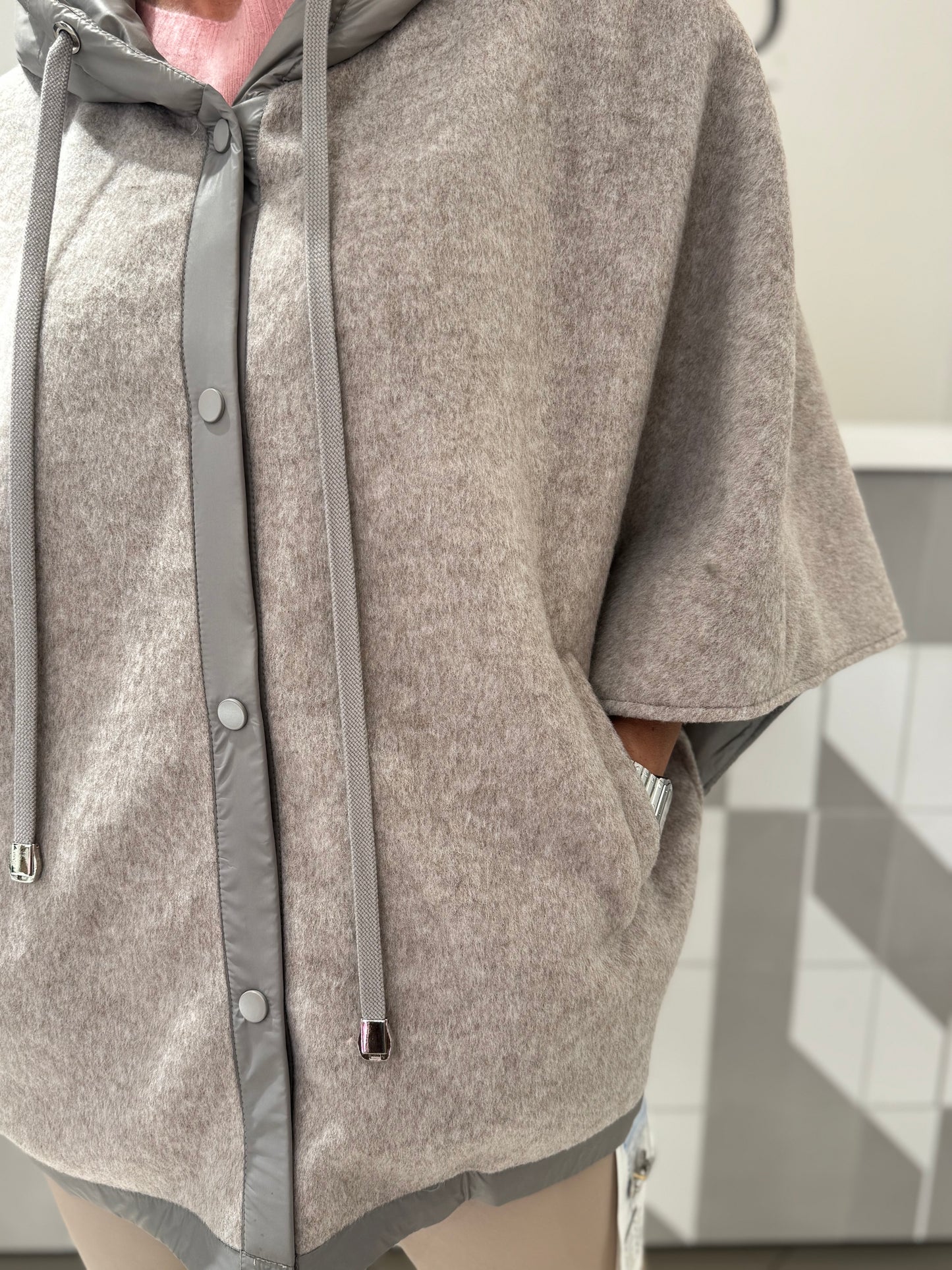 Dvipusis pončas (modelis oversize/didintas) (B122)