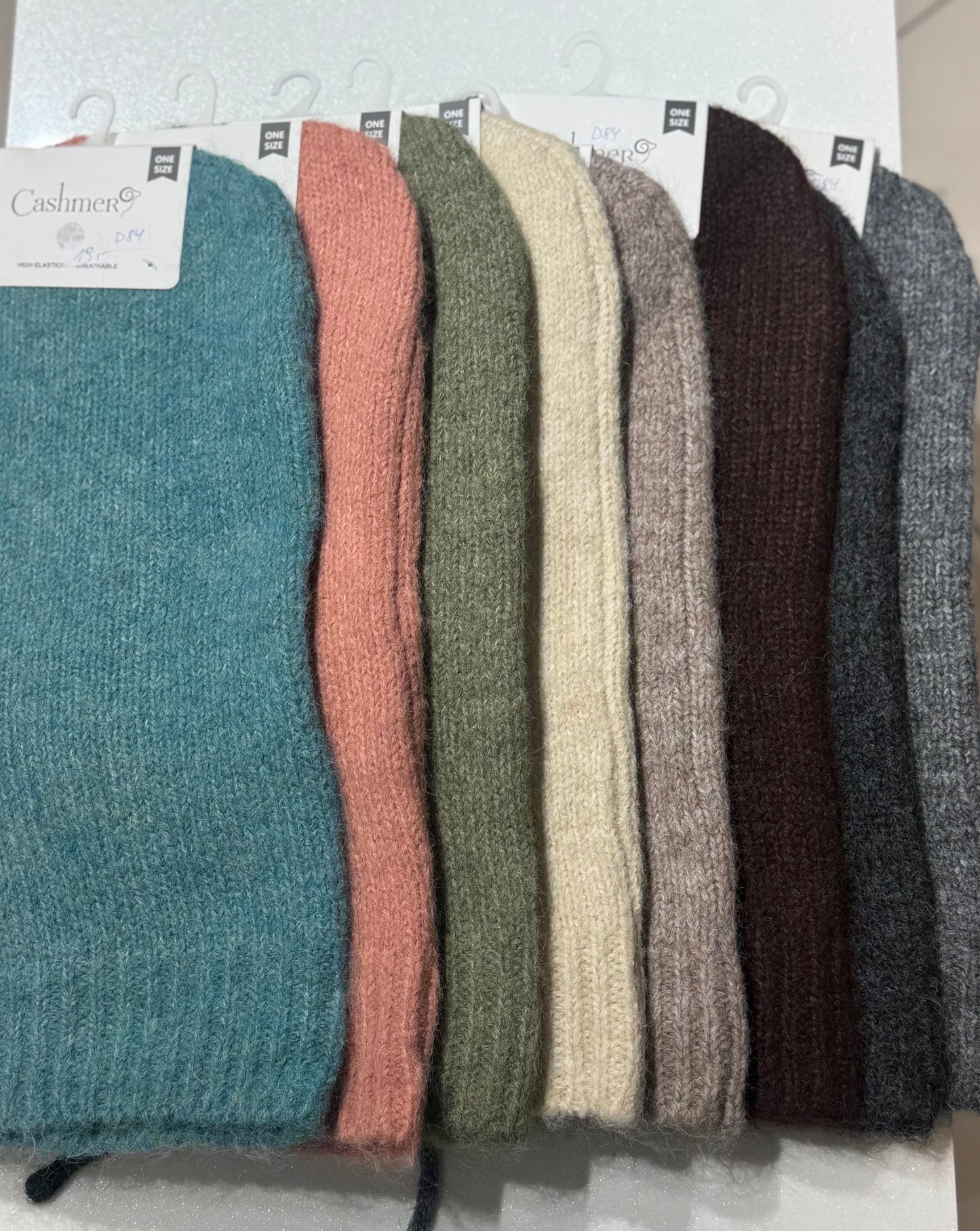 Gobtuvas su kašmyro vilna (D84)