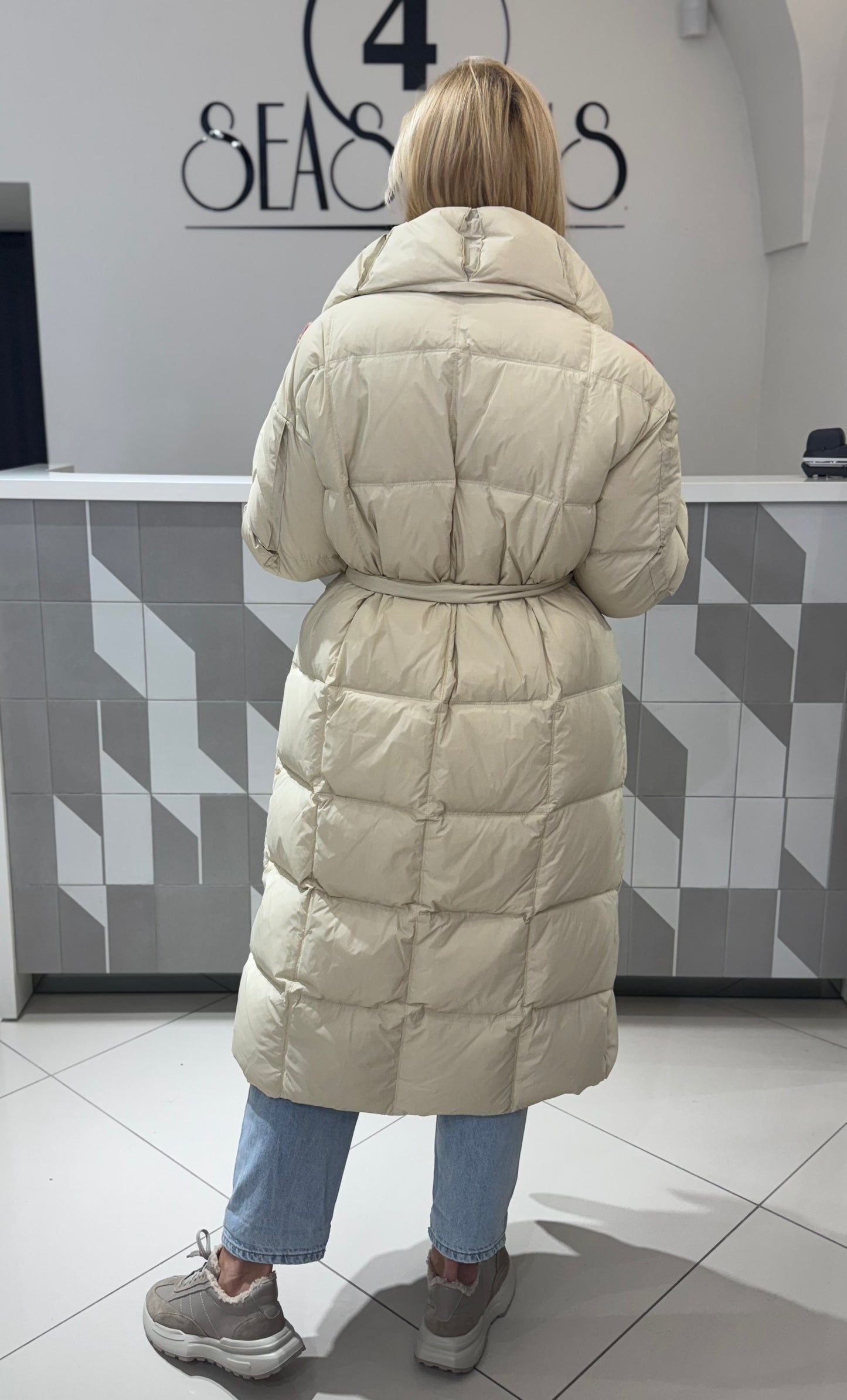 Ilgas pūkis paltas (B120)