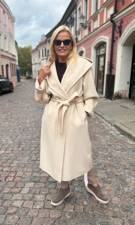 Paltas su gobtuvu ( pl76)