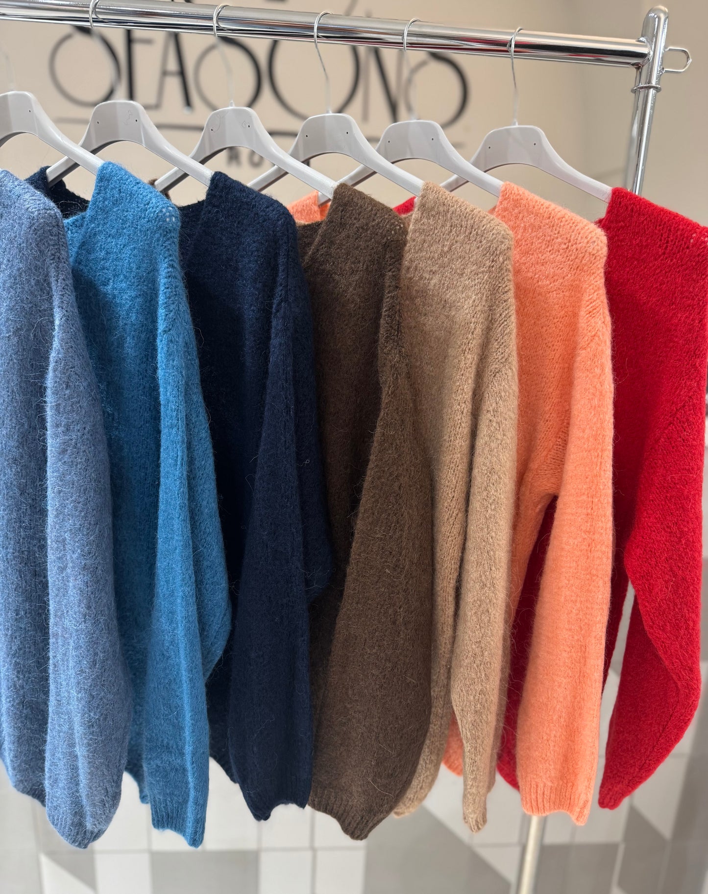 Megztinis (V iškirptė)(M413)