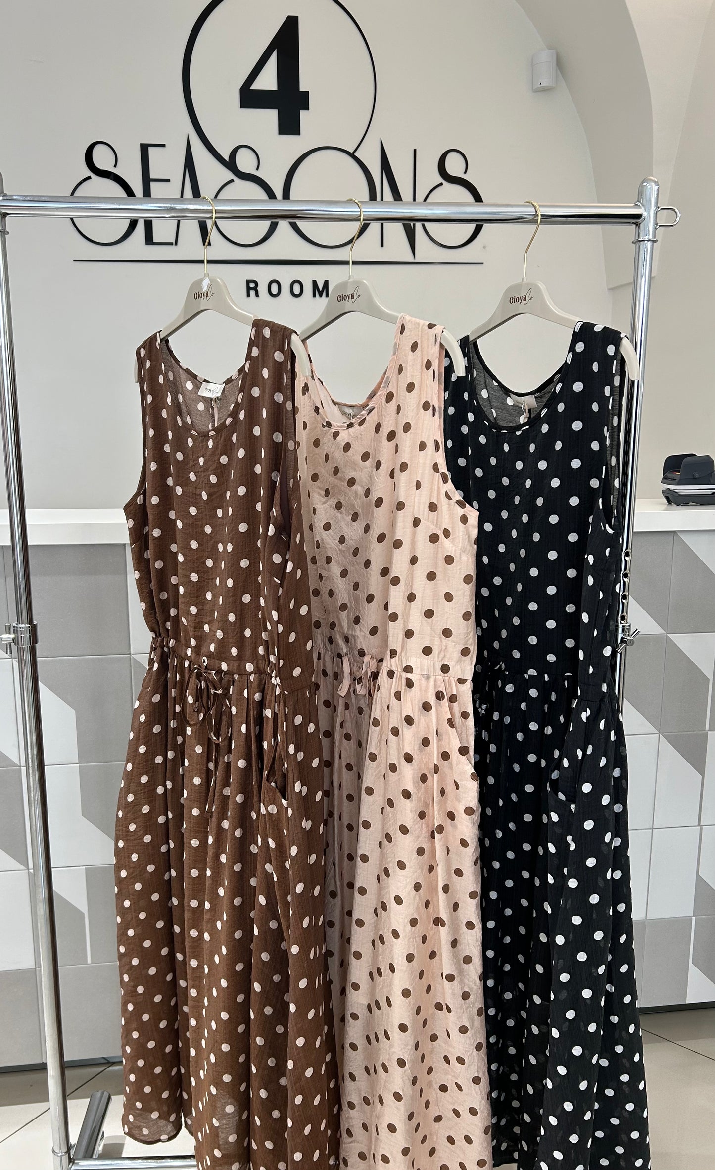 Suknelė su žirniukais S188