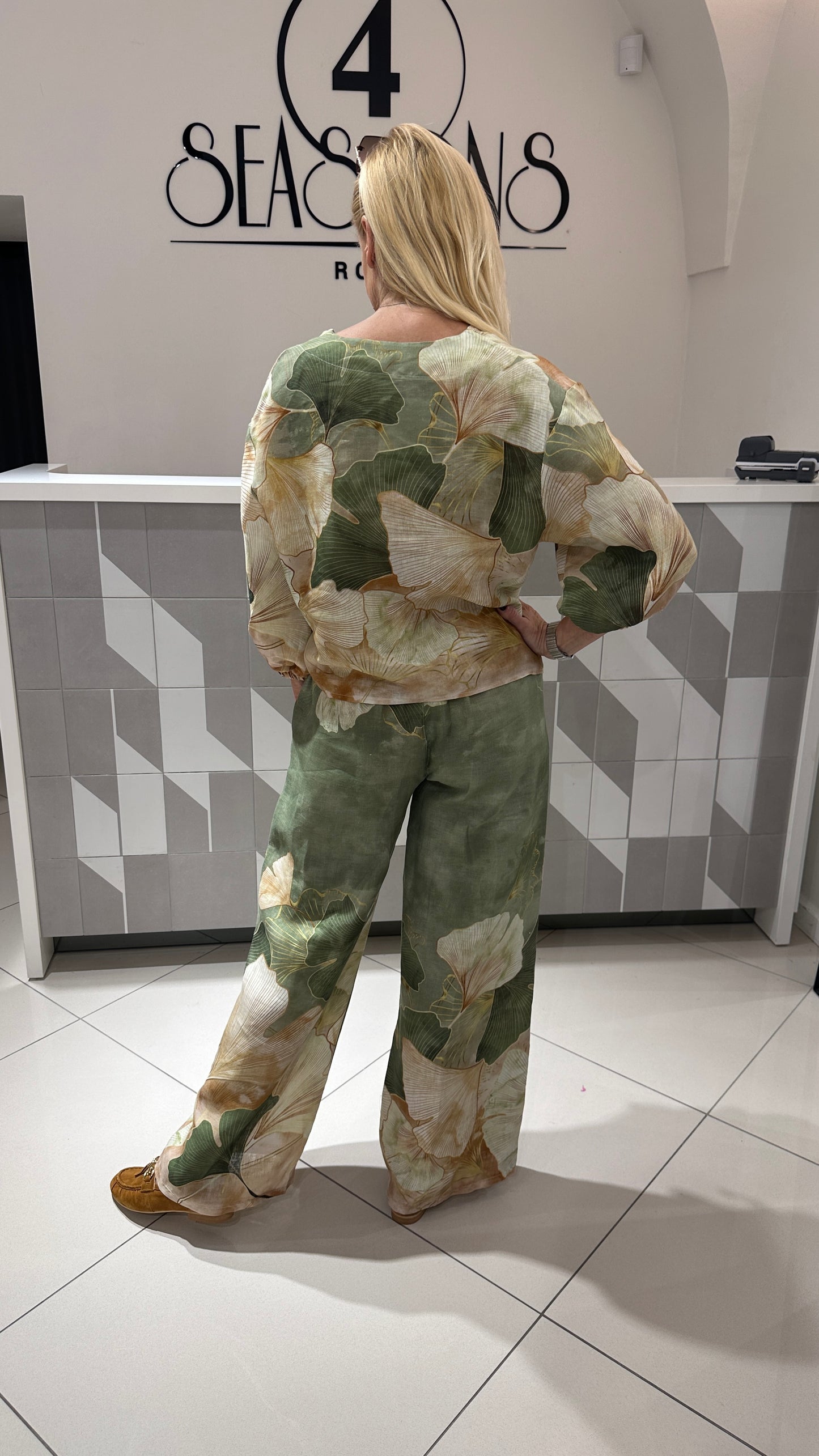 Lininis kostiumėlis (ko90)
