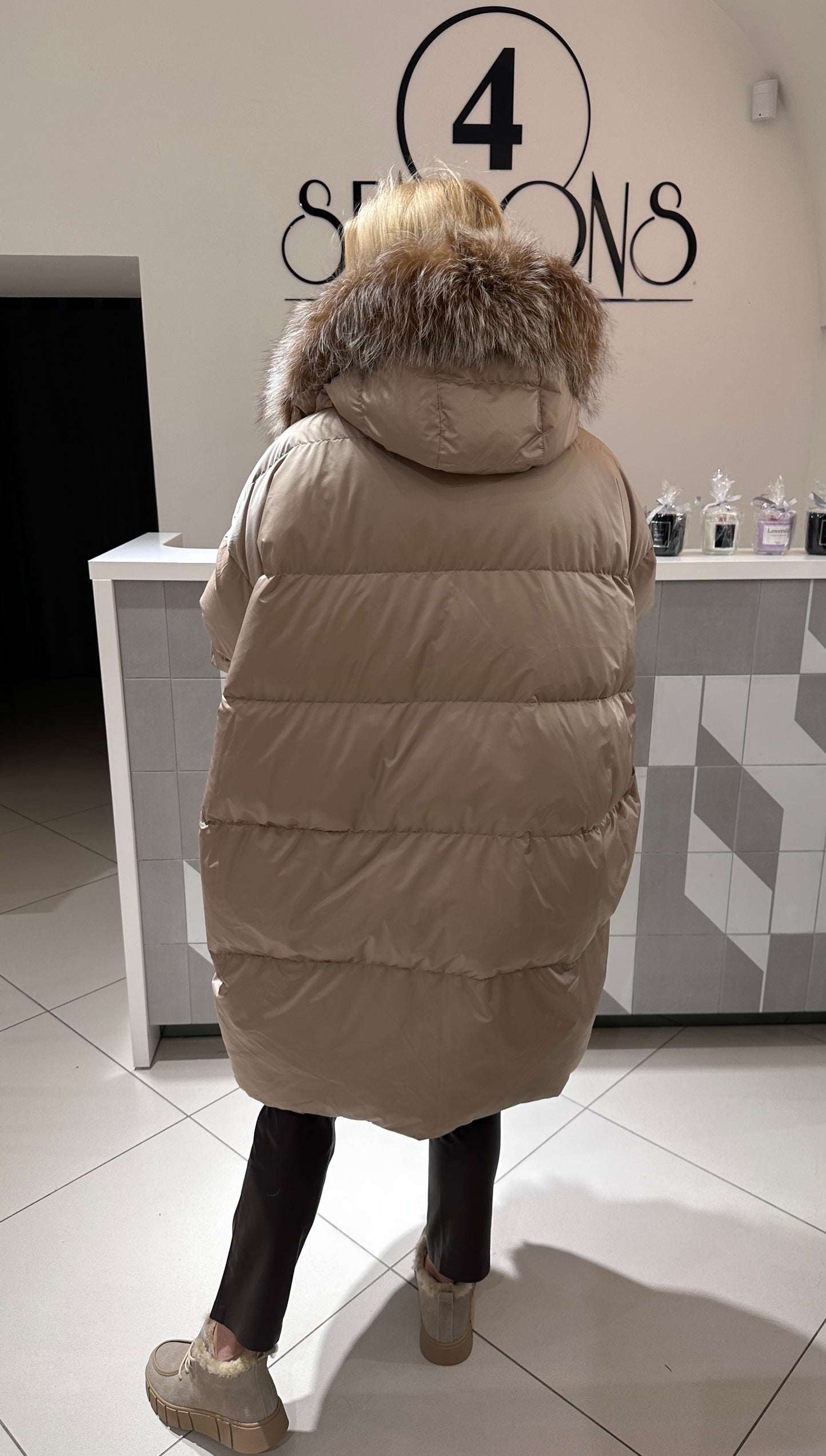 Pūkinis paltas su natūraliu kailiu (PL62)