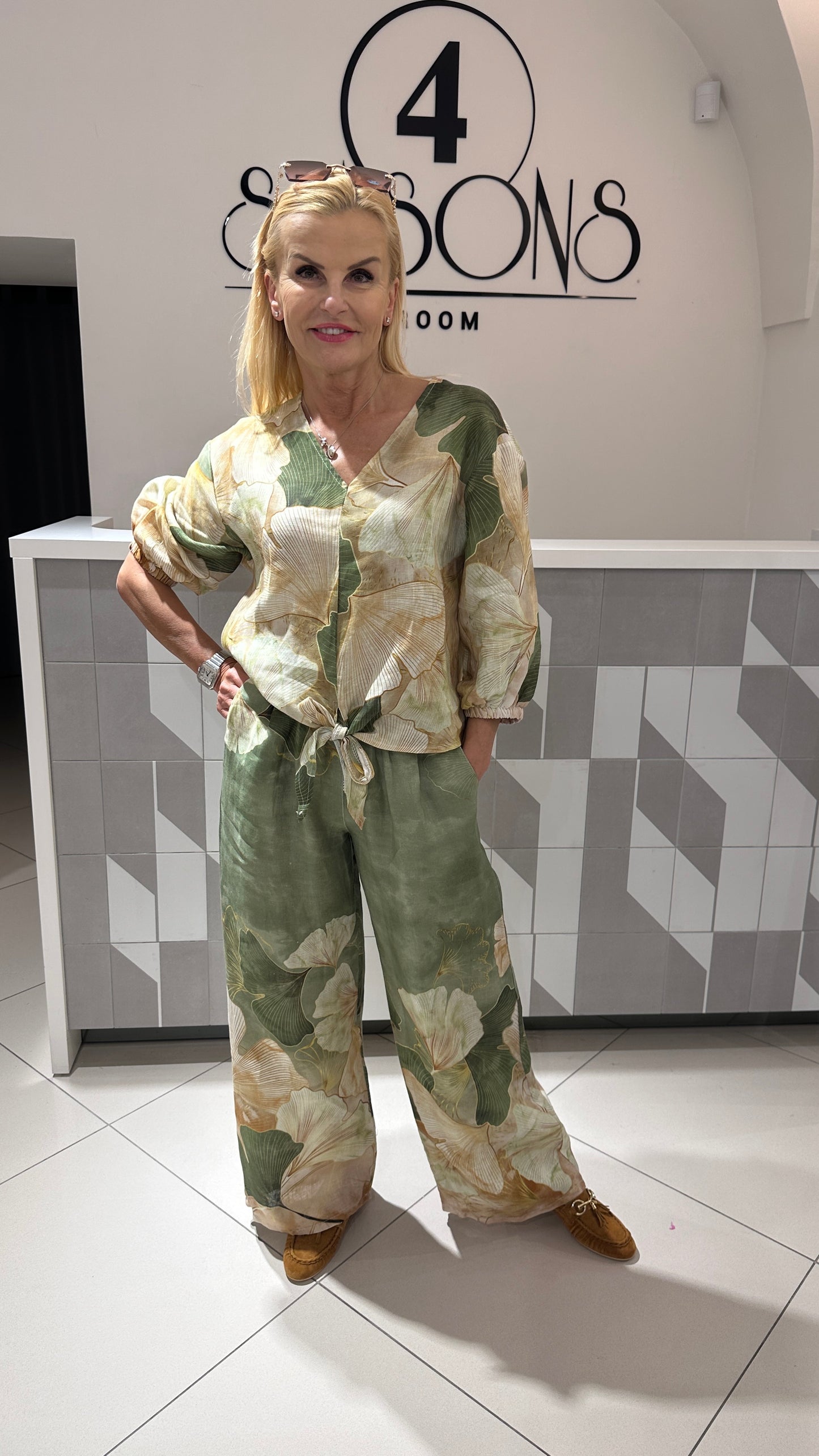 Lininis kostiumėlis (ko90)