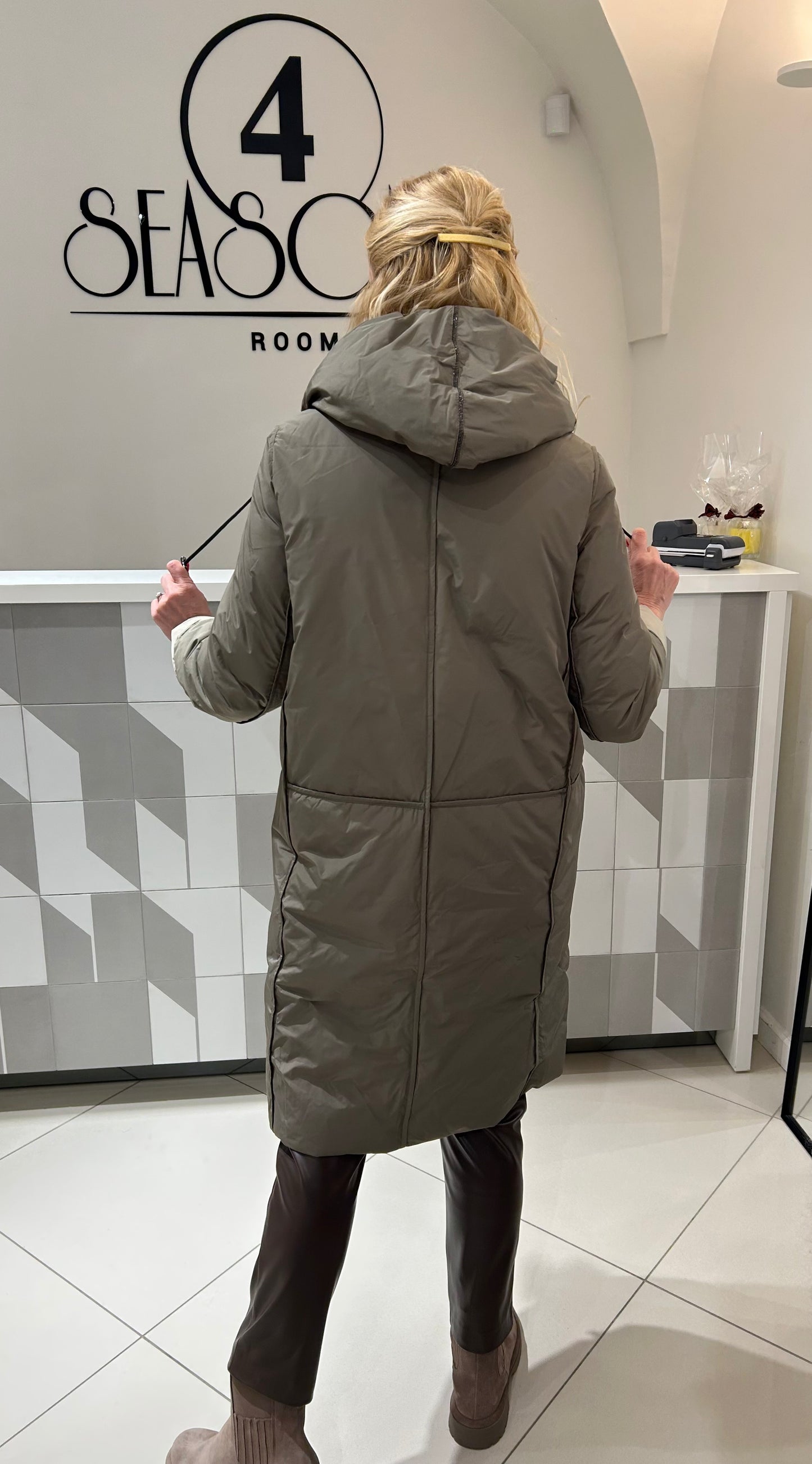 Pūkinis paltas (F59)