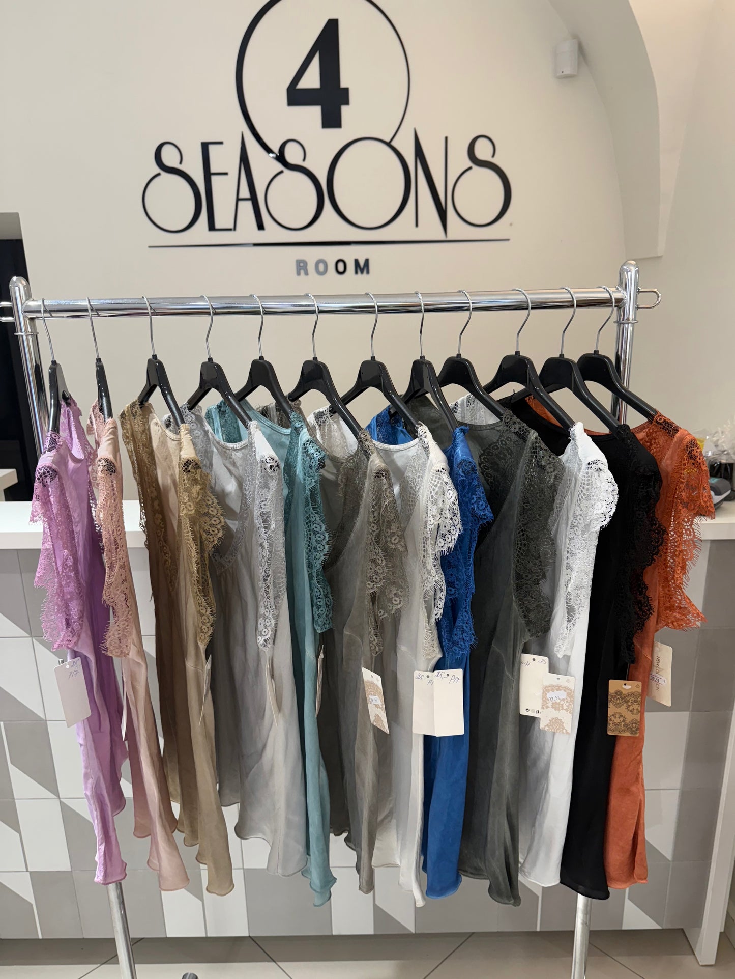 Palaidinė su neriniais (P17)