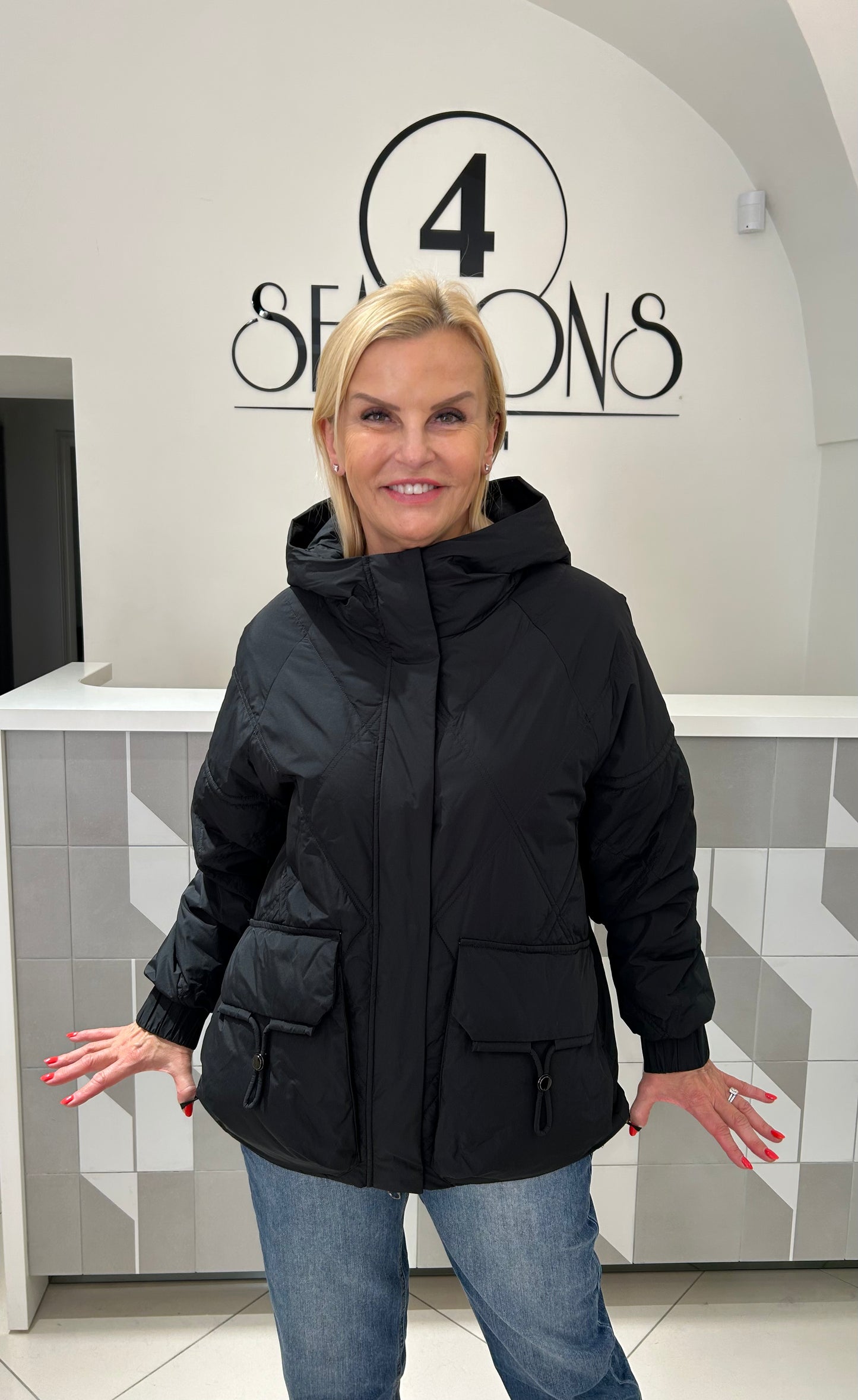 Trumpa striukė (B126)