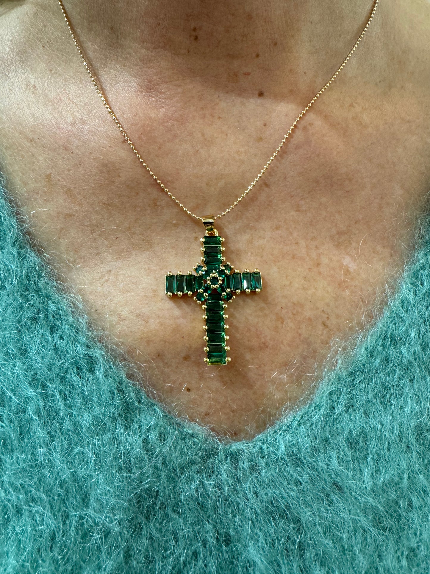 Kaklo papuošalas su žaliomis Swarovski akutėmis (z37)