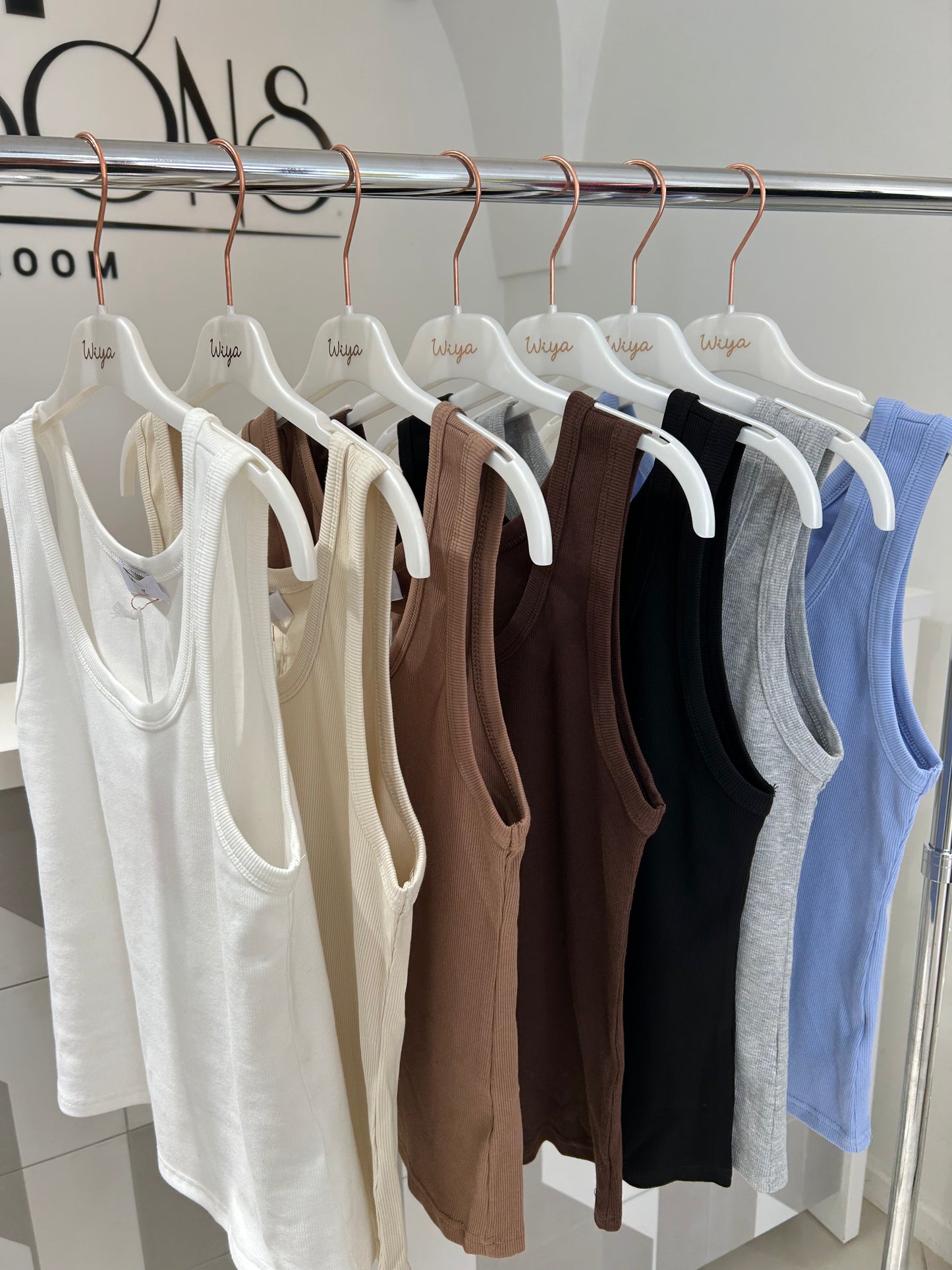 Palaidinė be rankovių (p781)