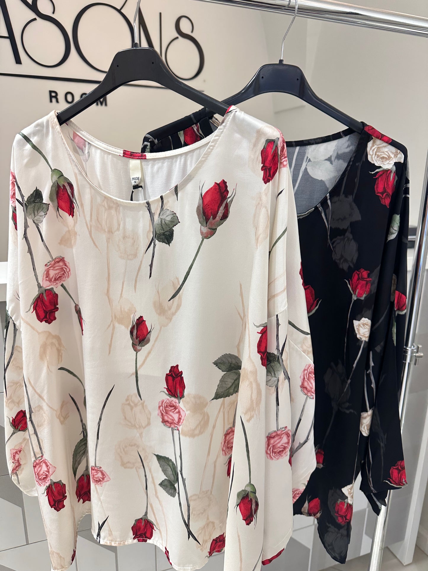 Palaidinė su rožėmis (p899)