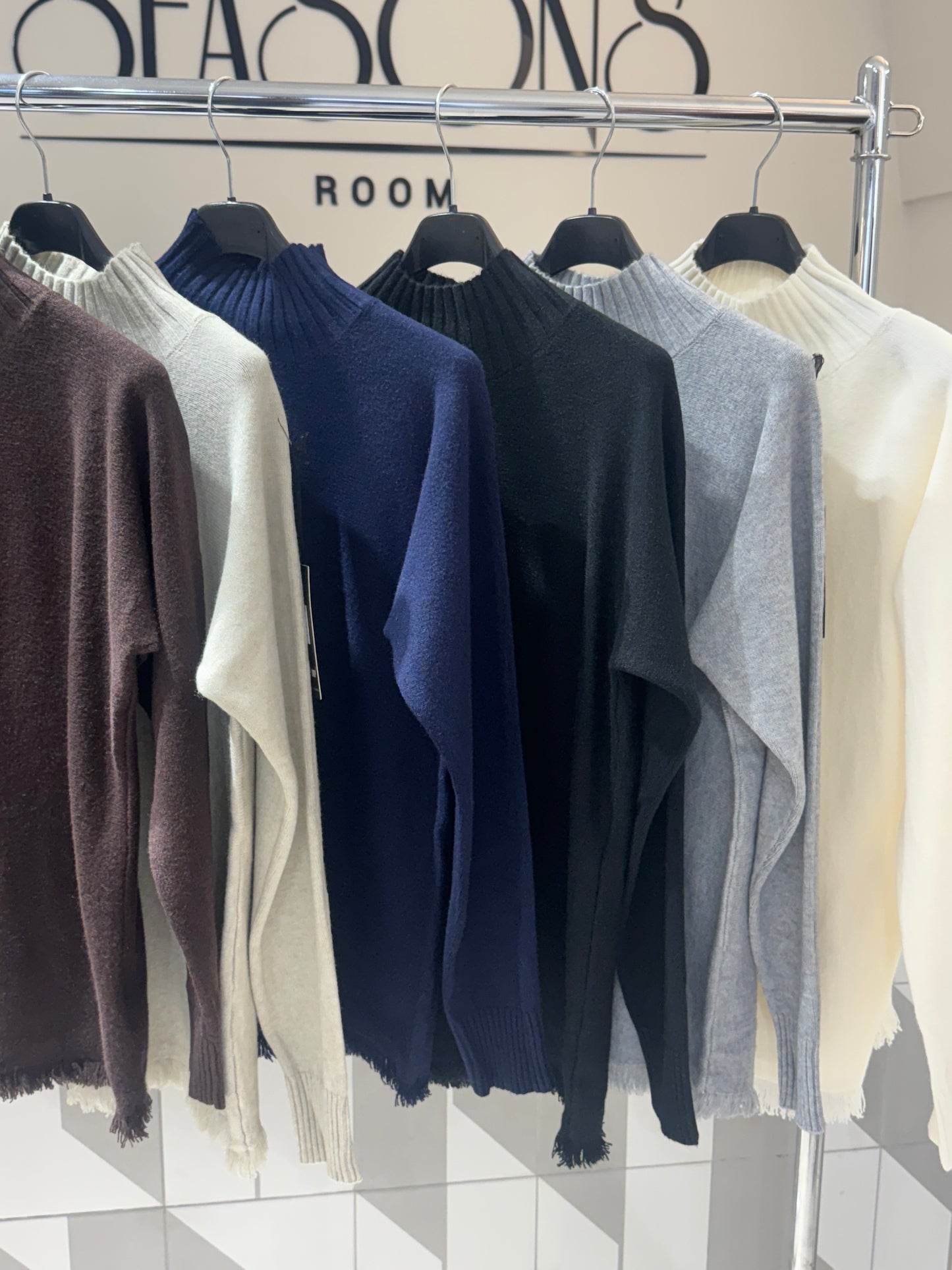 Megztukas aukštu kaklu (M476)