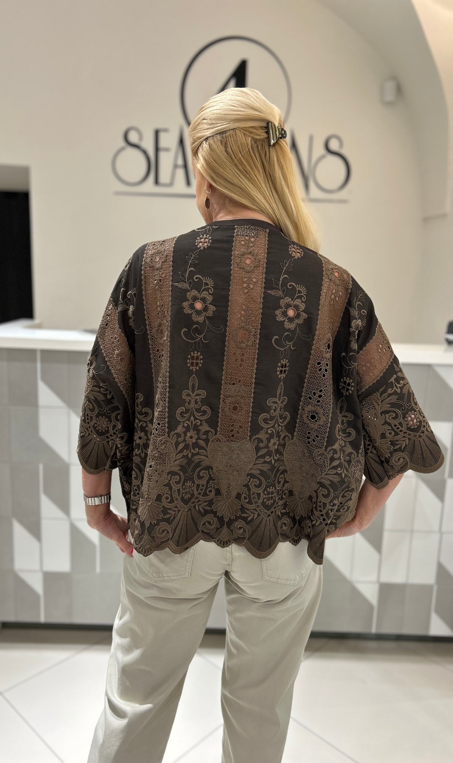 Viskozinė palaidinė su ažūrine nugara  (M513)