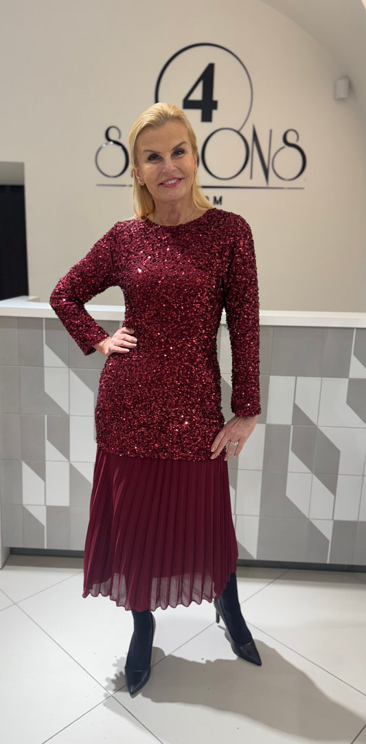 Suknelė puošta žėručiais (S176)