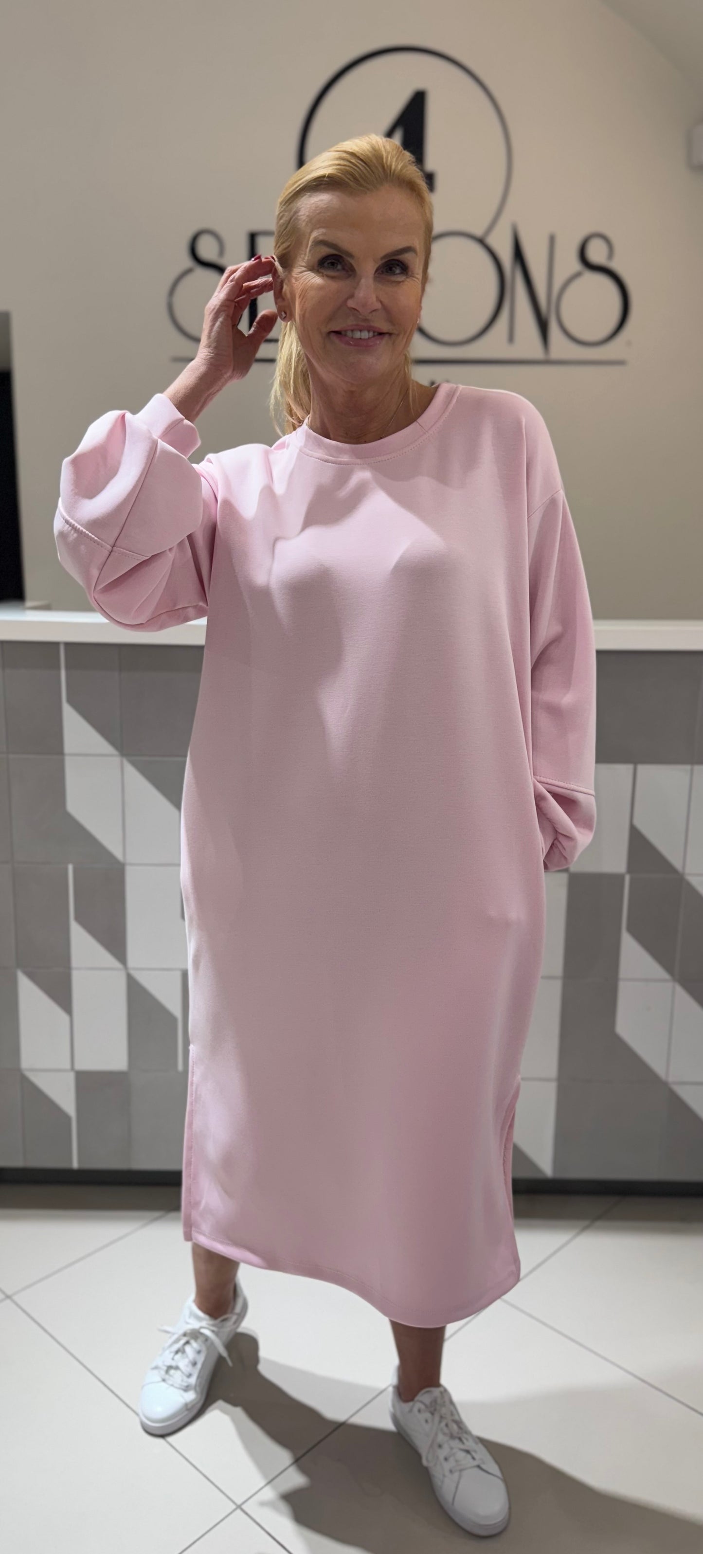 Laisvalaikio stiliaus suknelė (S183)