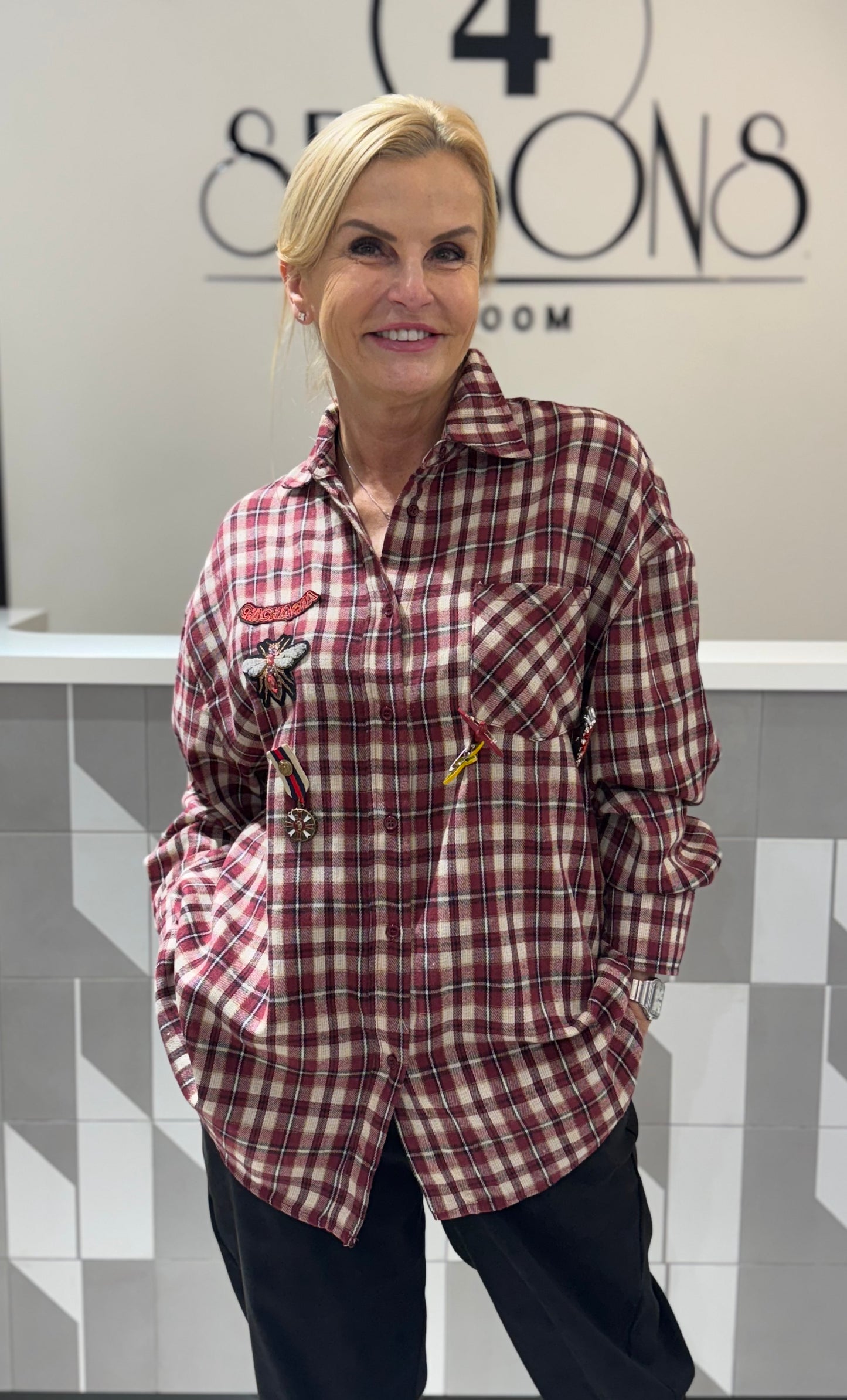 Languoti marškiniai su ženkliukais (P864)