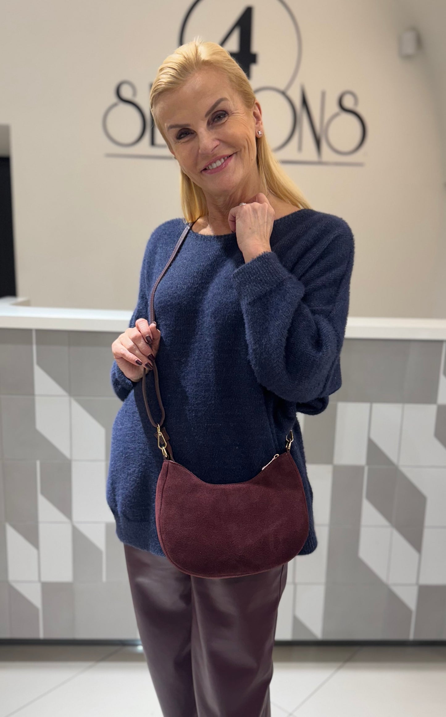 Rankinė skeltinės odos (R73)