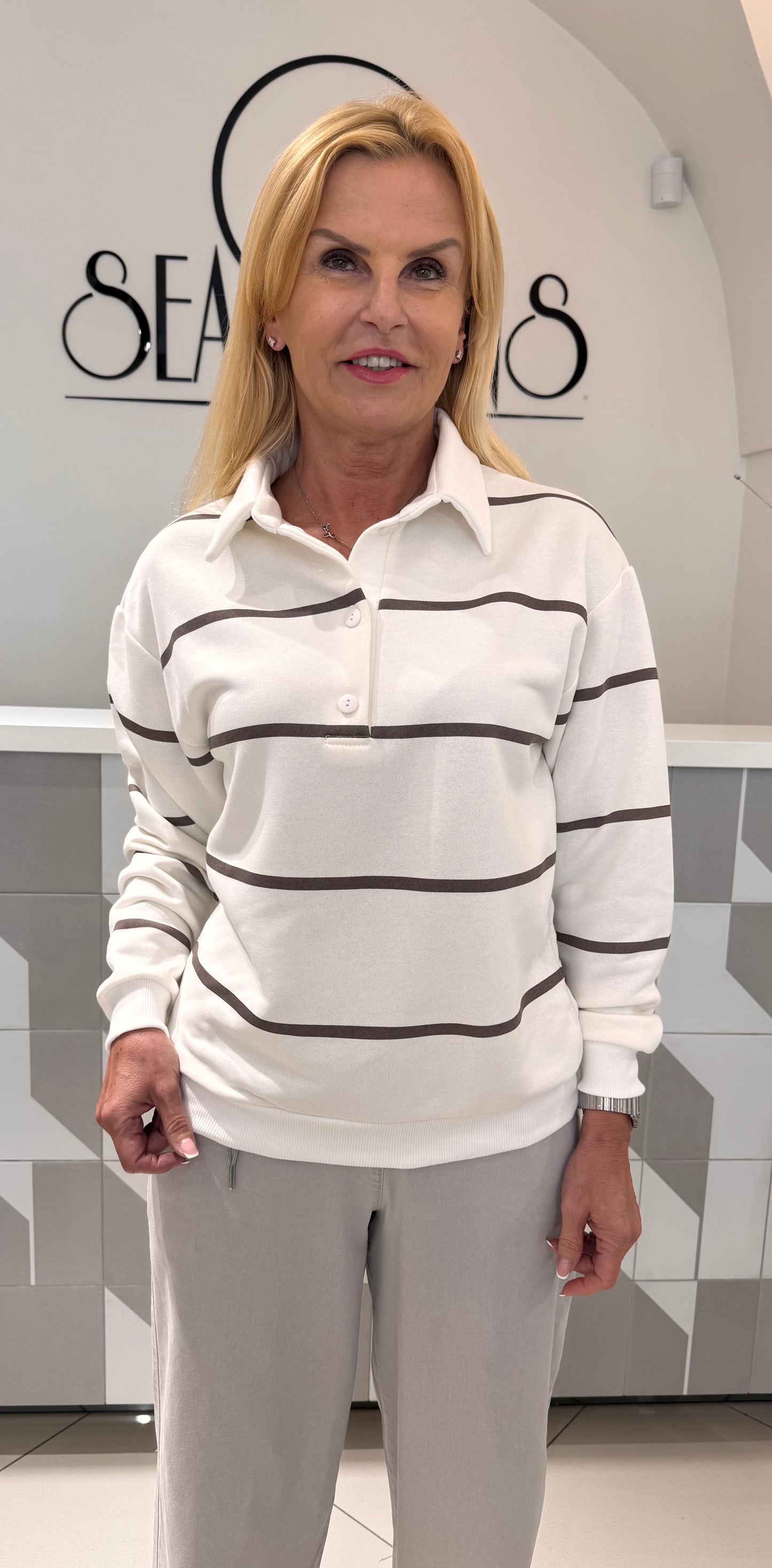 Džemperis dryžuotas su sagutėmis (P998)