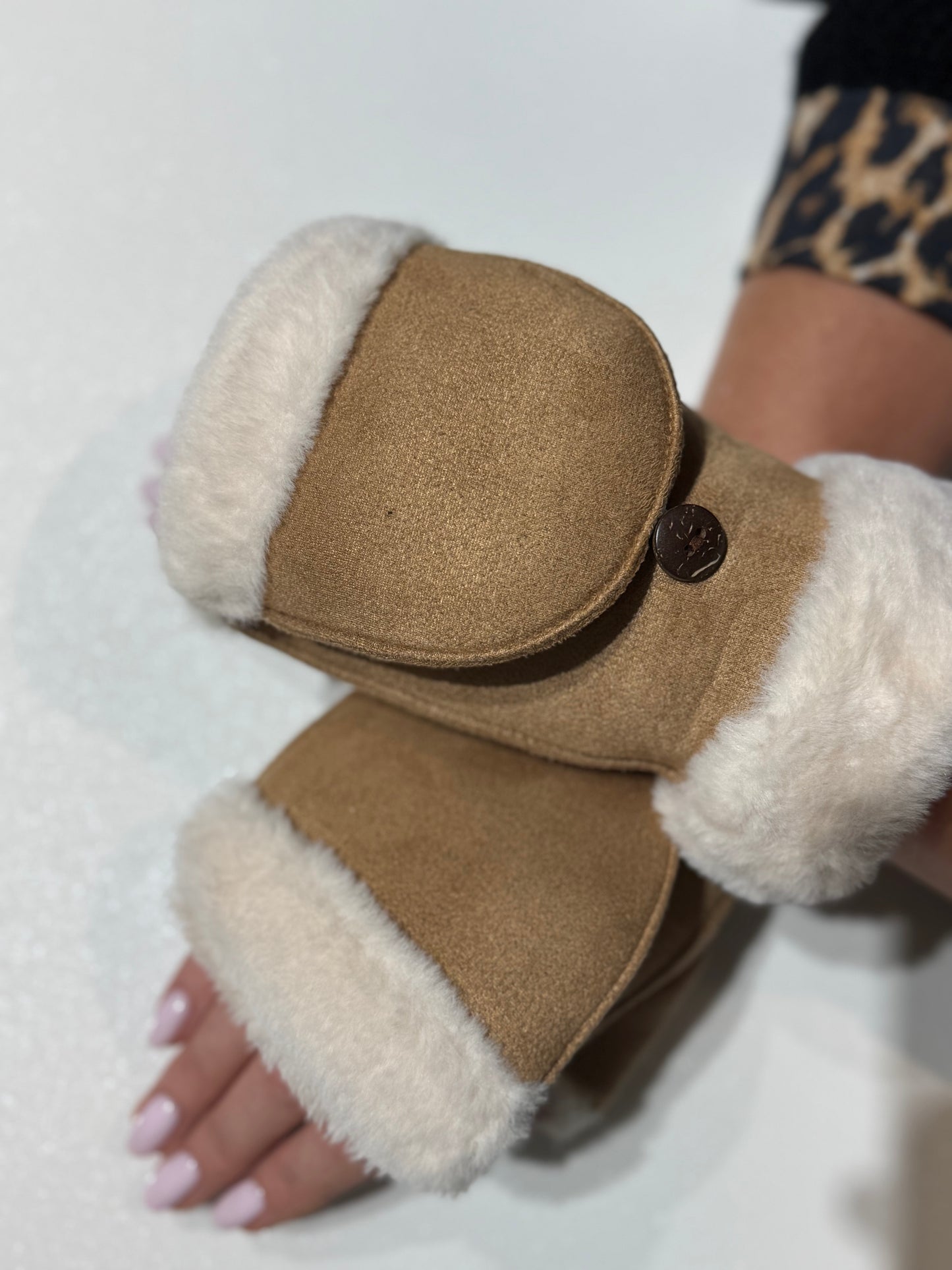 Kumštinės pirštinės (D90)