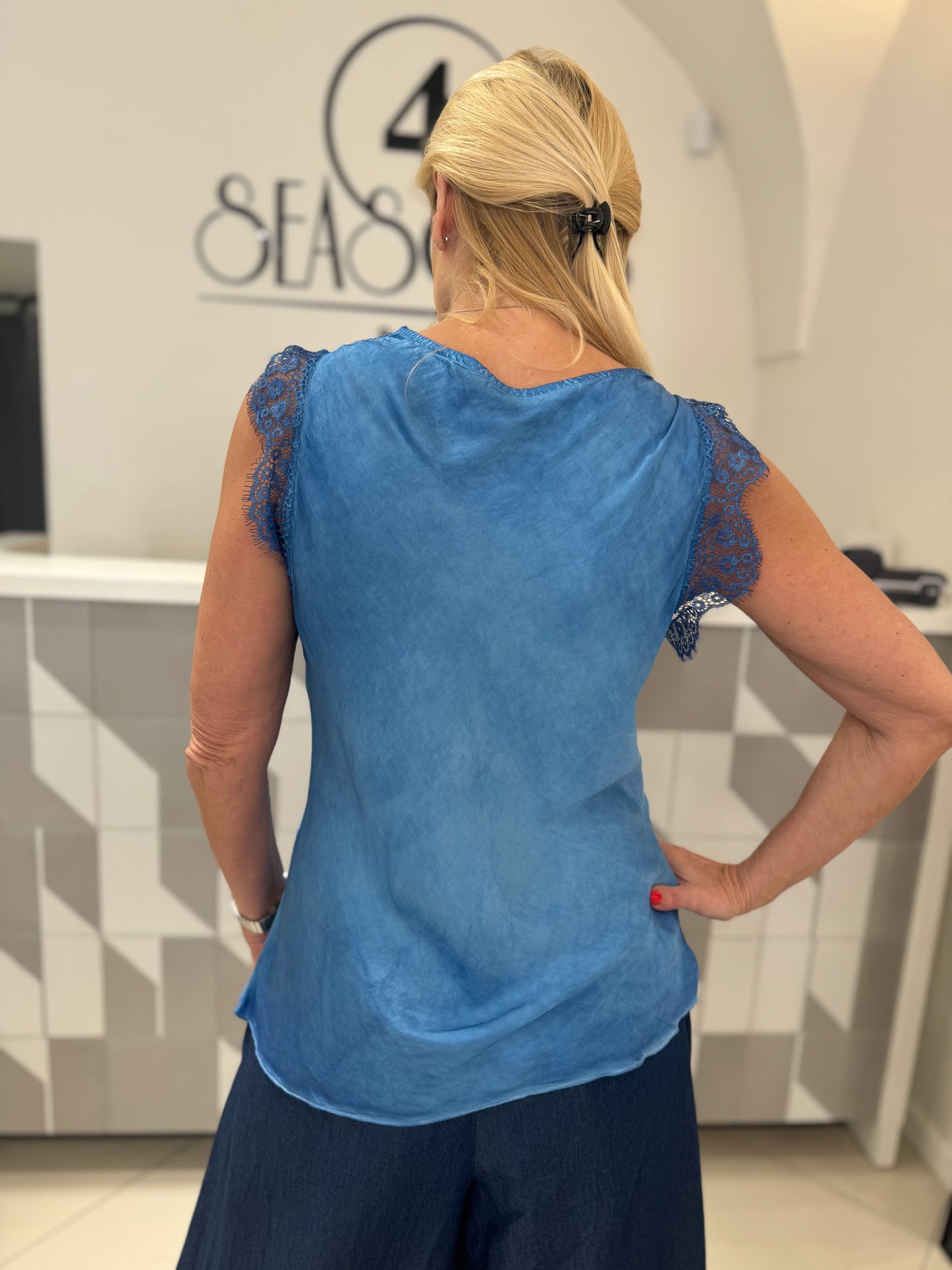 Palaidinė su neriniais (P17)