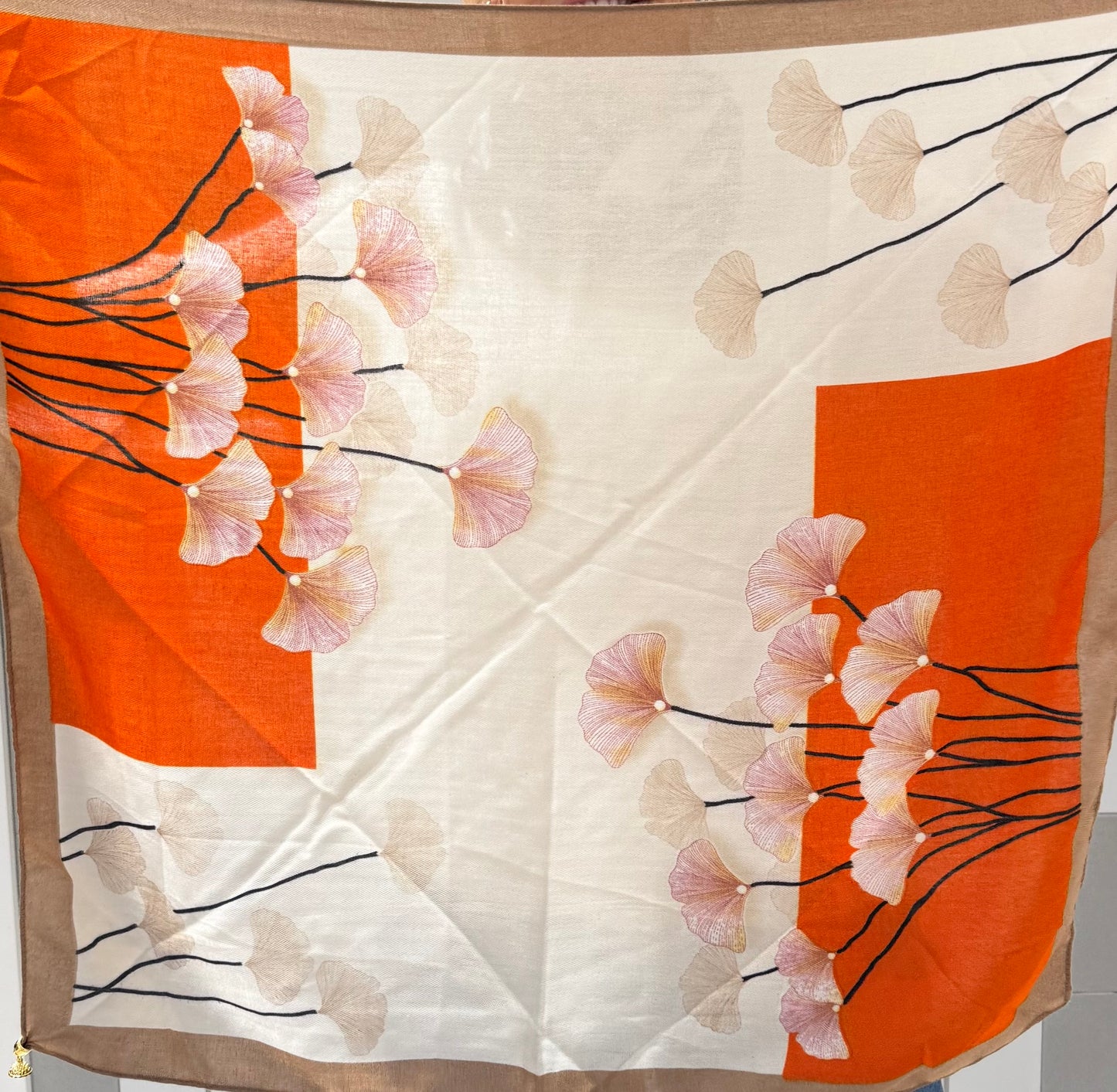 Skarelė su magnetukais (D118)