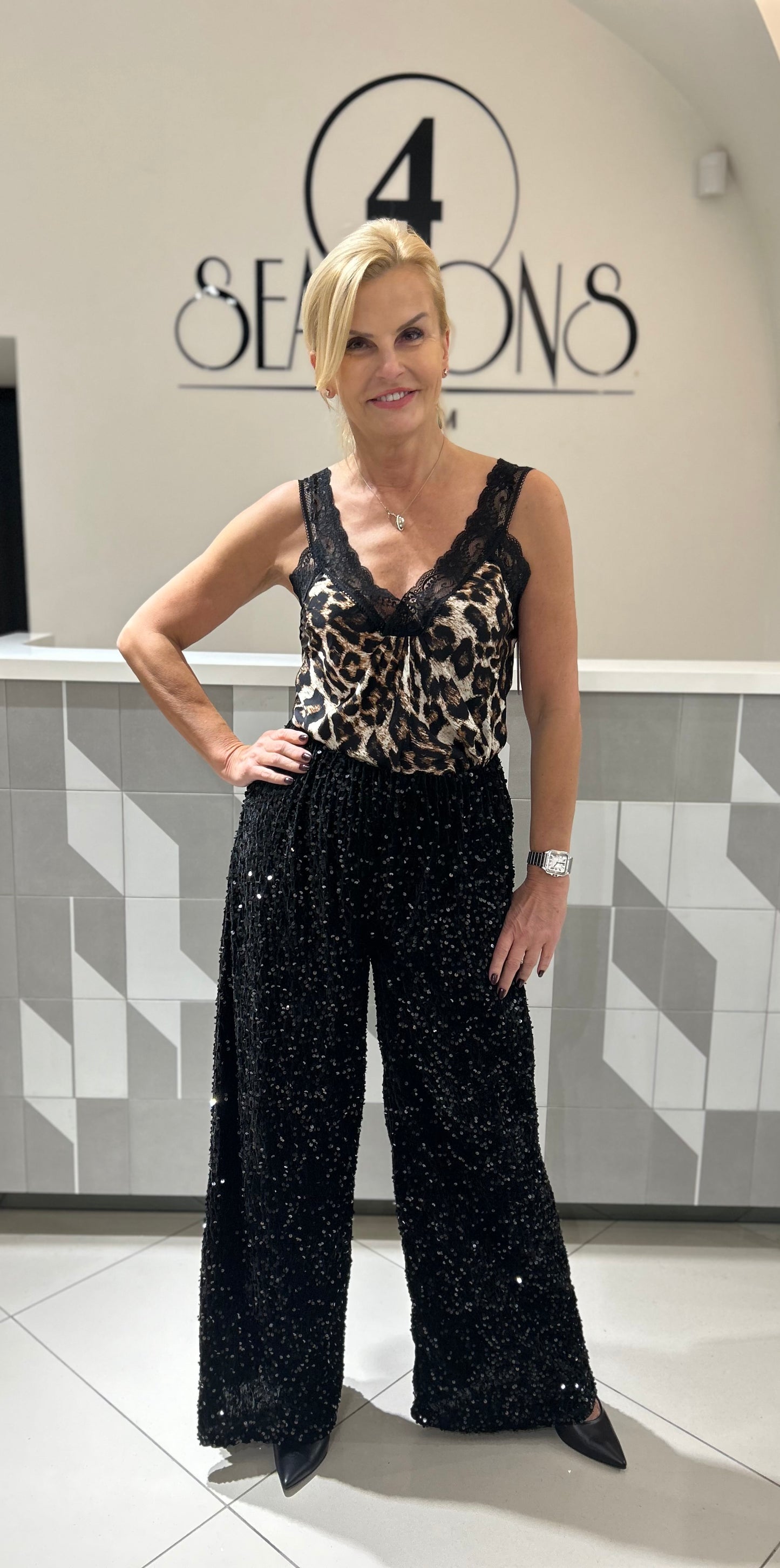 Kelnės su žvyneliais didesniam dydžiui (K541)