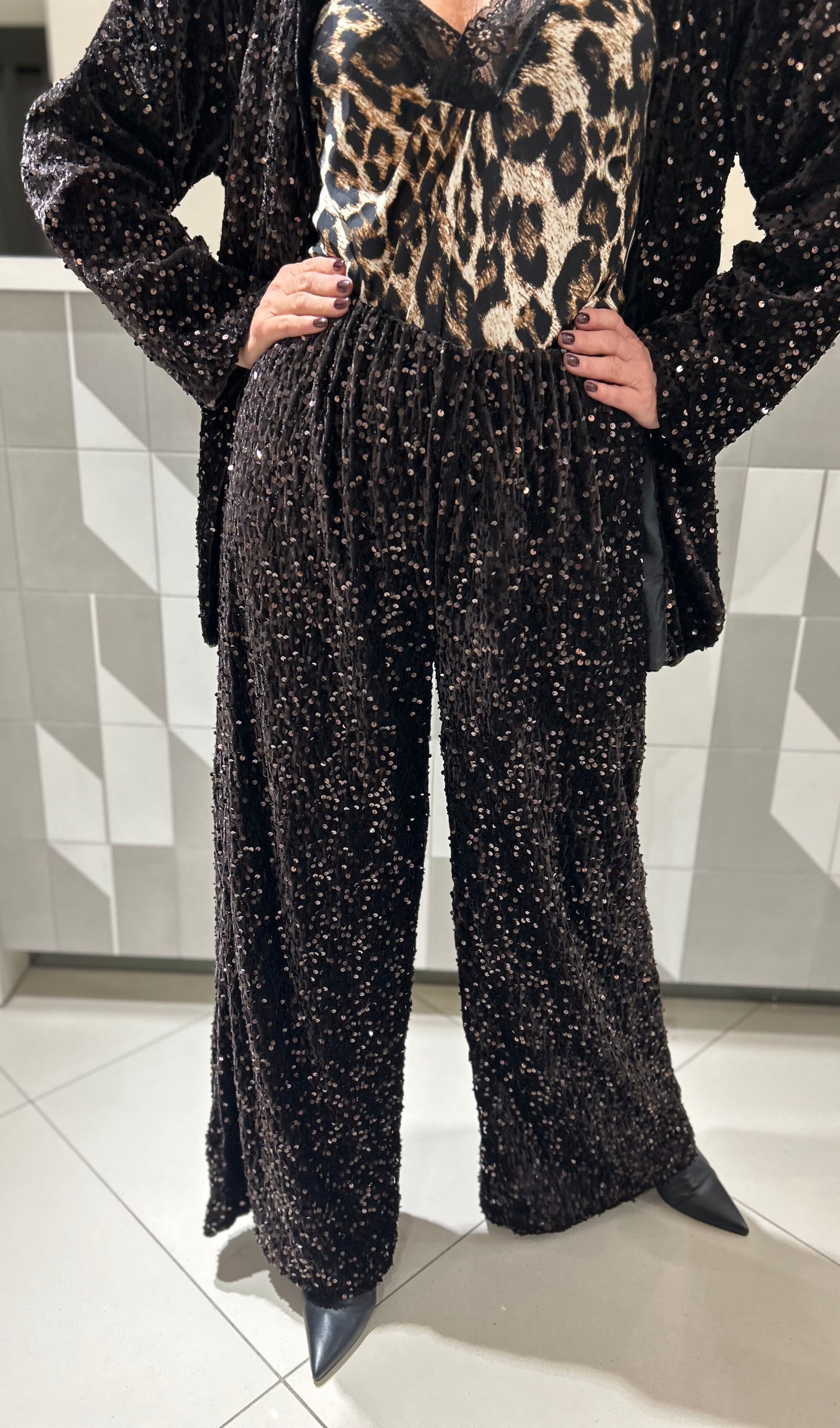 Kelnės su žvyneliais didesniam dydžiui (K541)