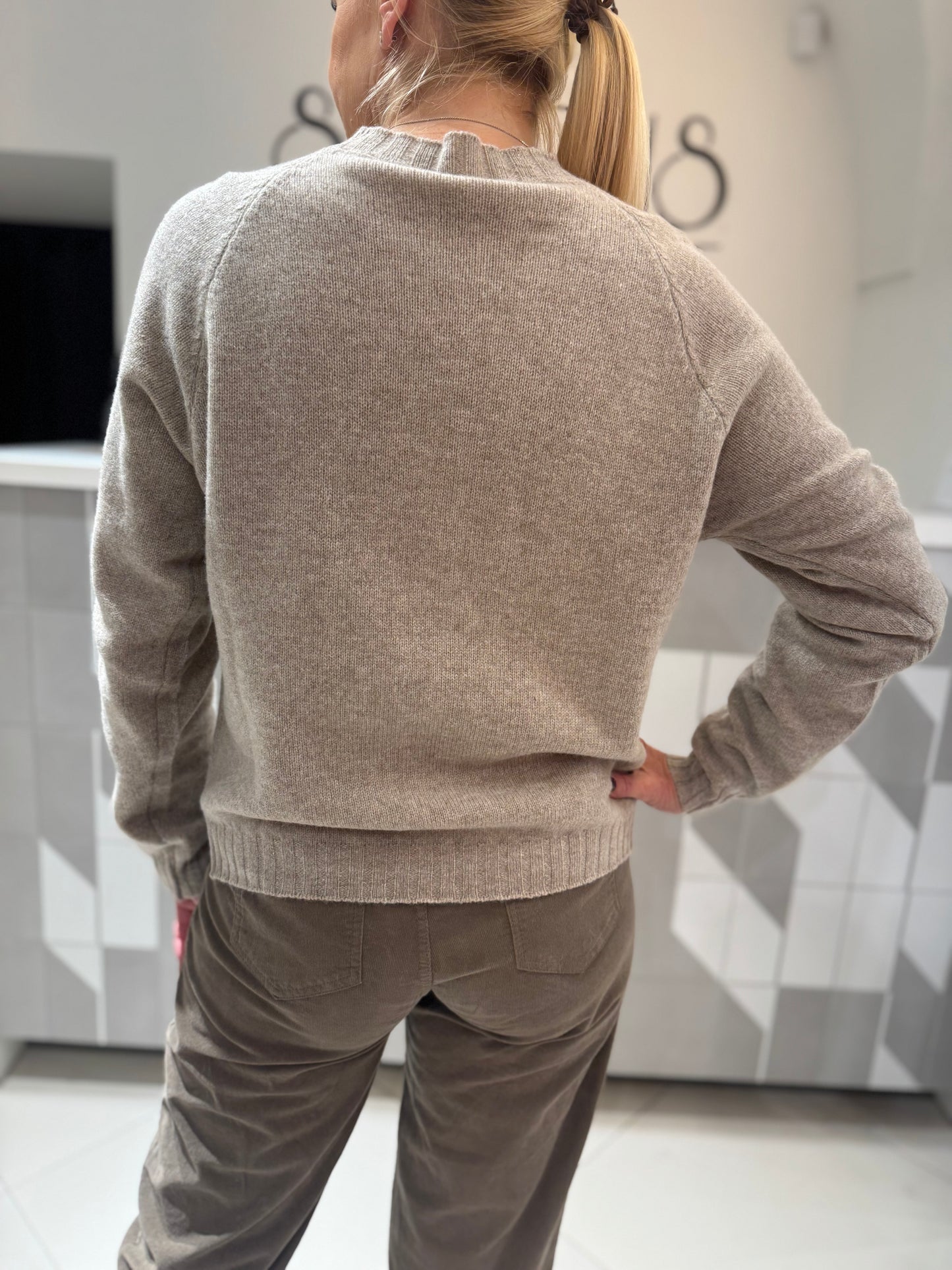 Lanos vilnos megztinis (M451)