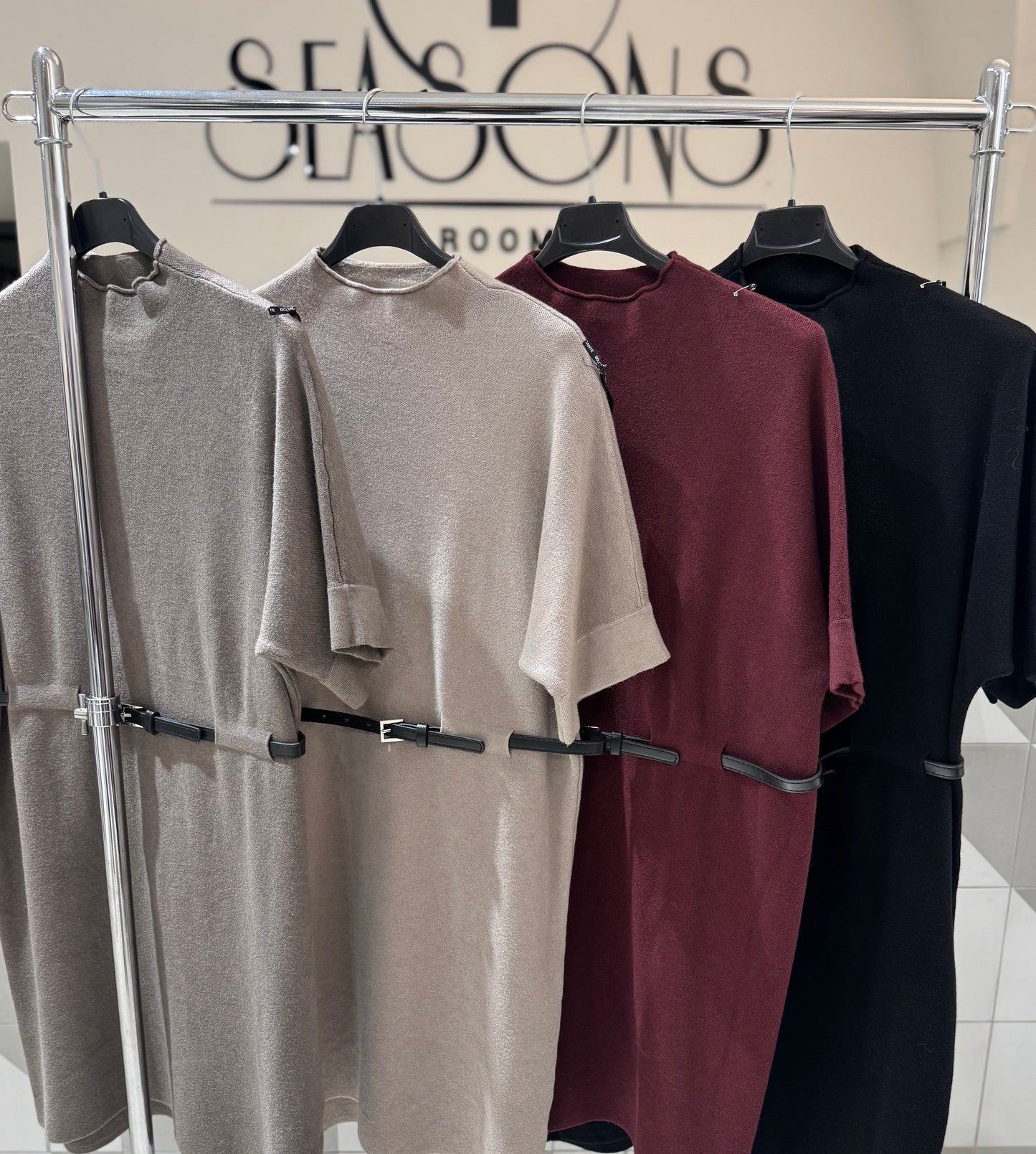 Suknelė su diržiuku (S179)