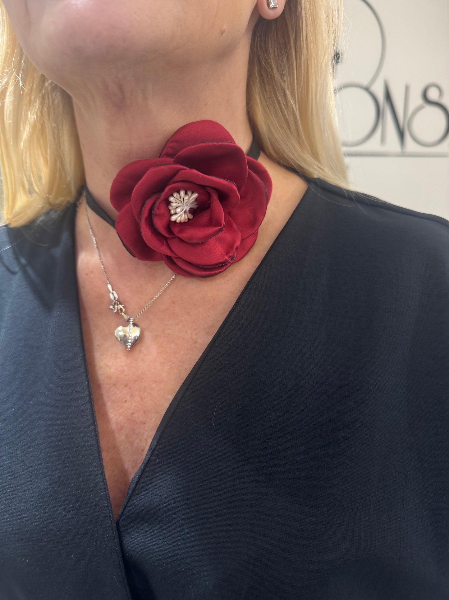 Kaklo papuošalas gėle (G3)