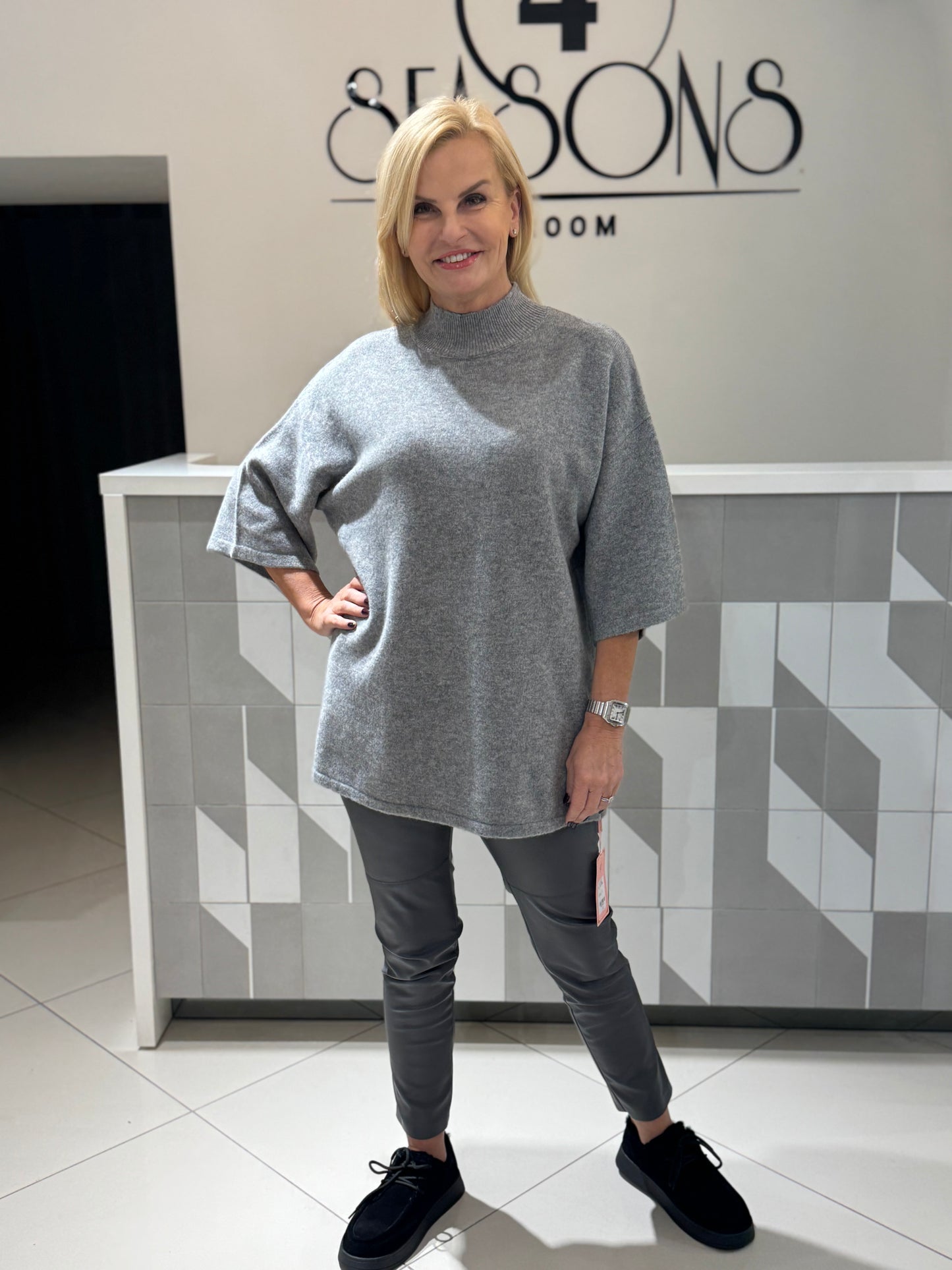 Kašmyro vilnos megztukas ilgesnio modelio (M468)